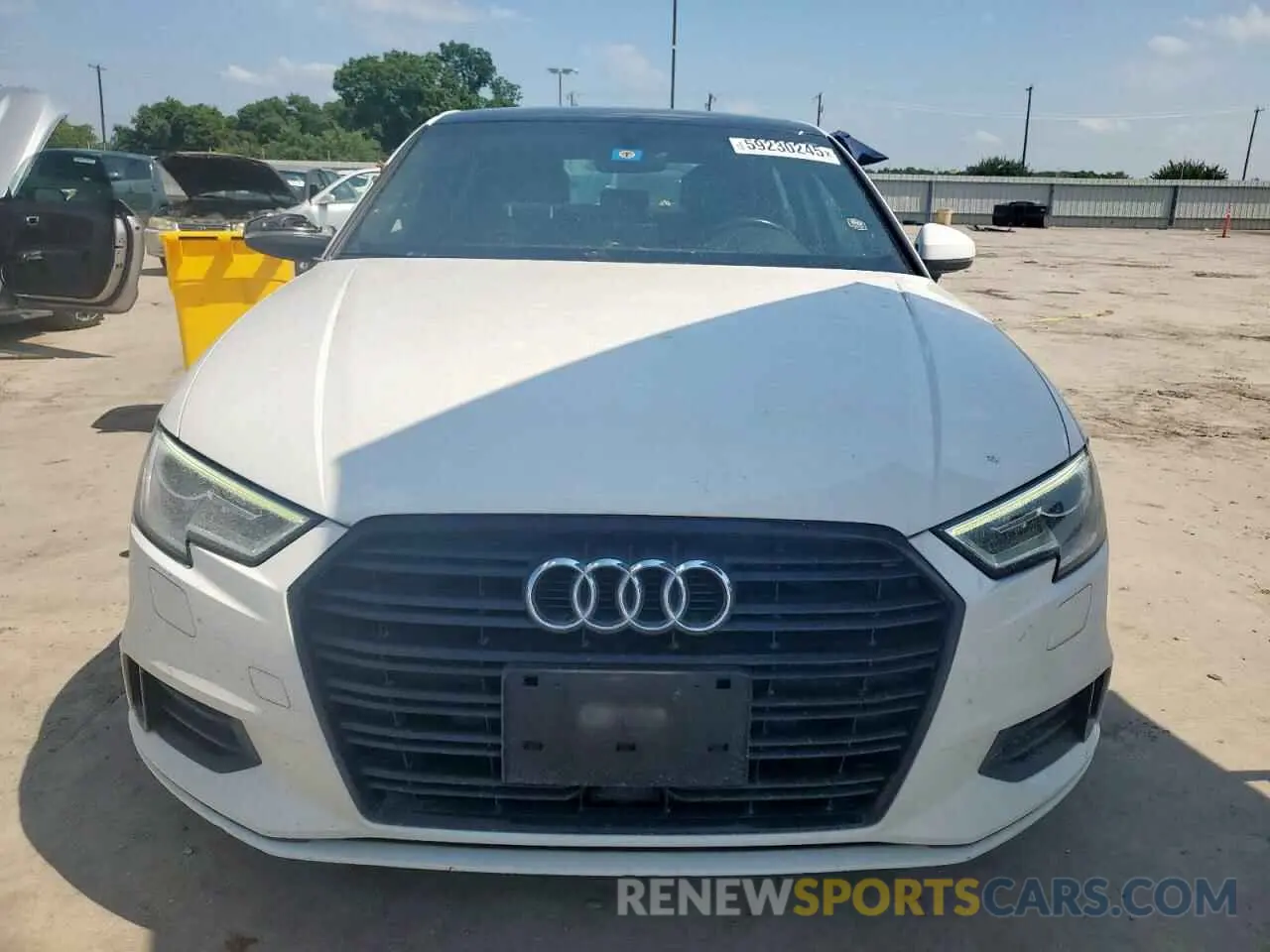 5 fotografías del automóvil dañado WAUAUGFF8KA102198 AUDI A3 2019