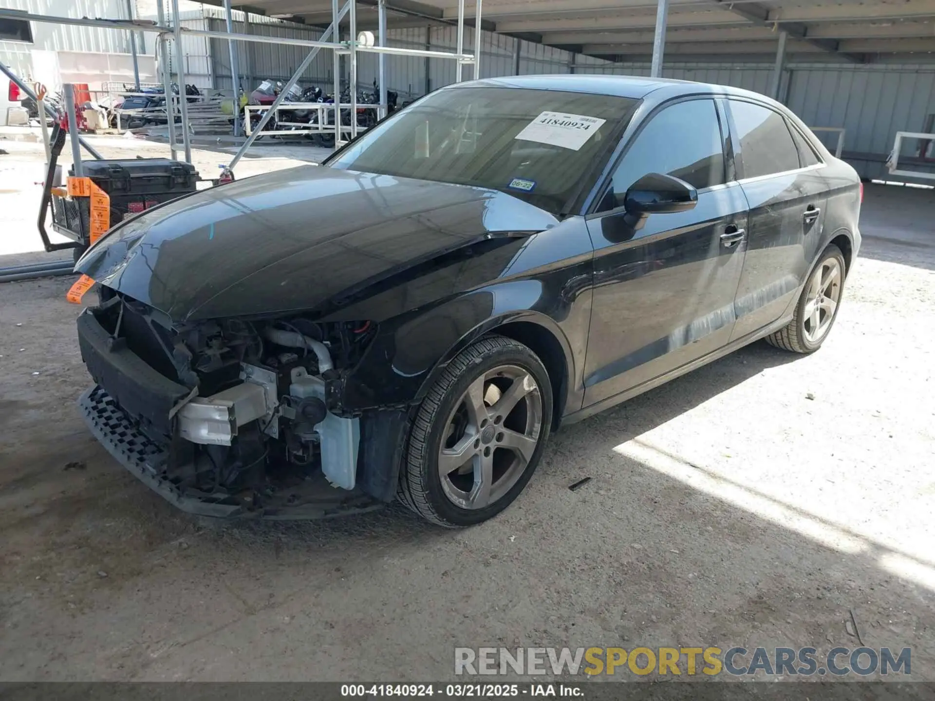 2 fotografías del automóvil dañado WAUAUGFFXK1024958 AUDI A3 2019
