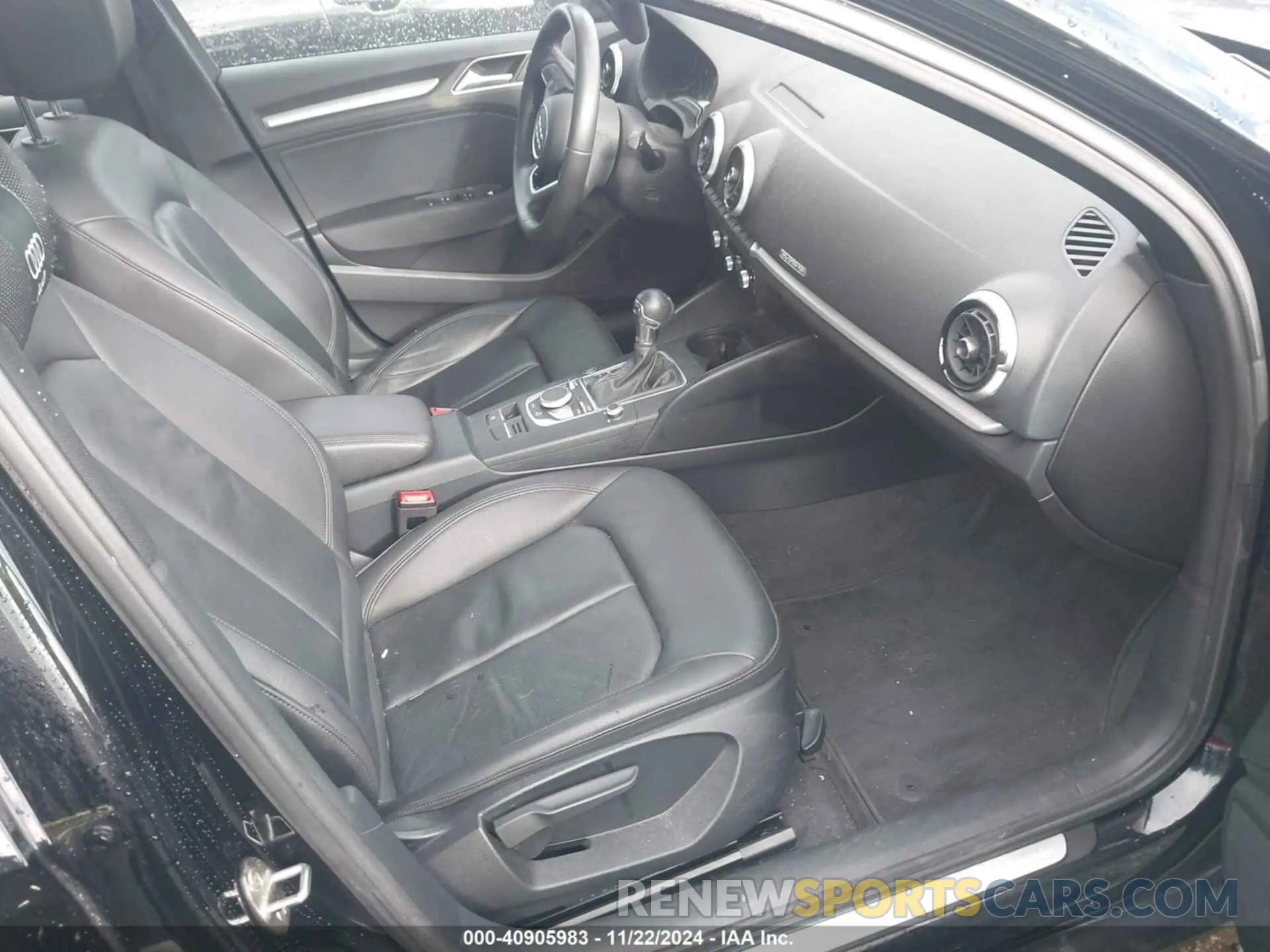 5 fotografías del automóvil dañado WAUBEGFF3K1019313 AUDI A3 2019