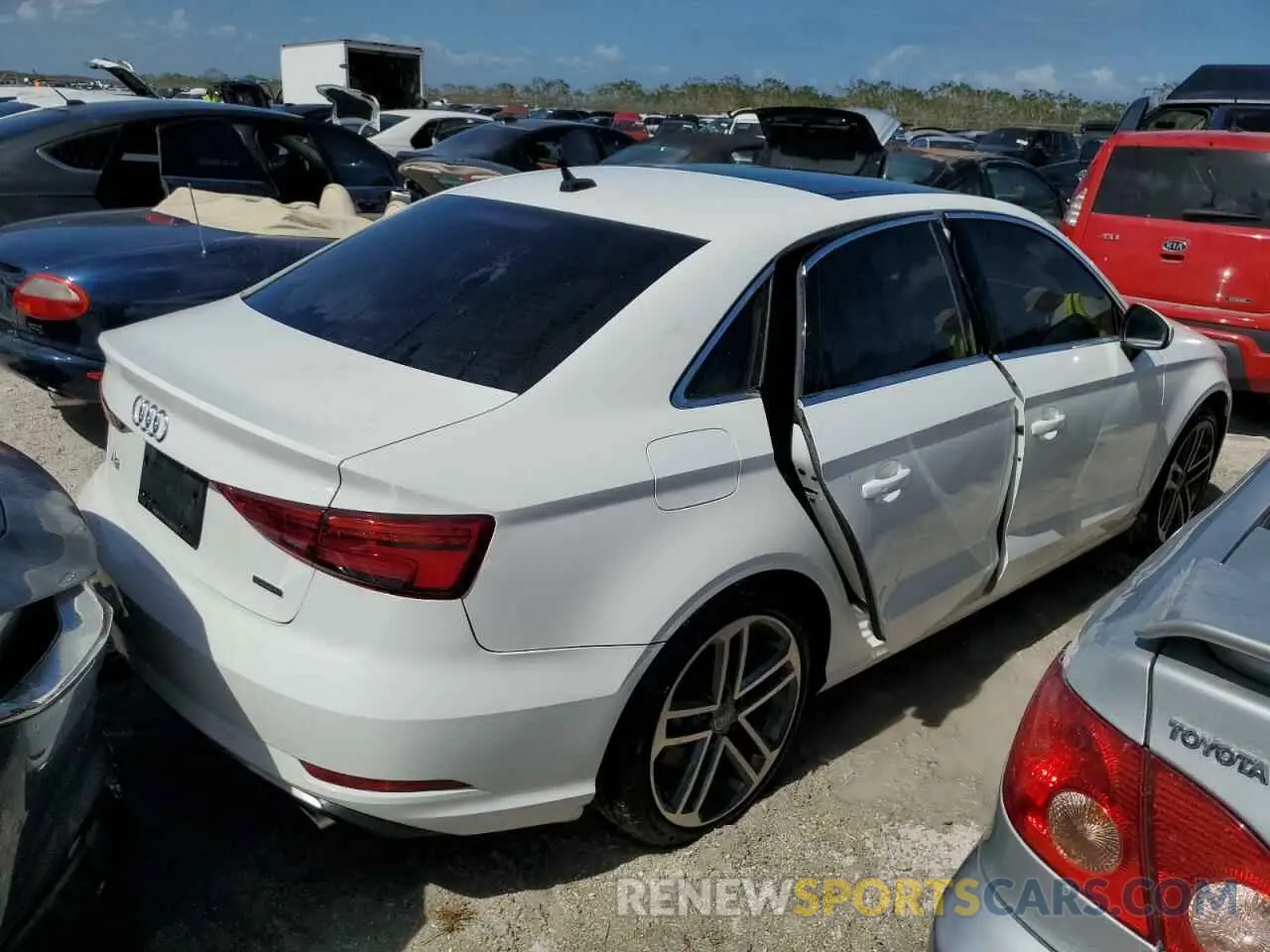3 fotografías del automóvil dañado WAUBEGFF3K1028335 AUDI A3 2019