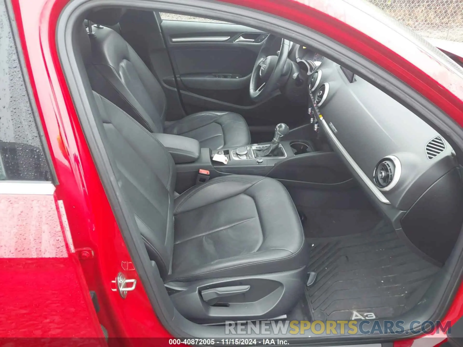 5 fotografías del automóvil dañado WAUBEGFF4KA122305 AUDI A3 2019