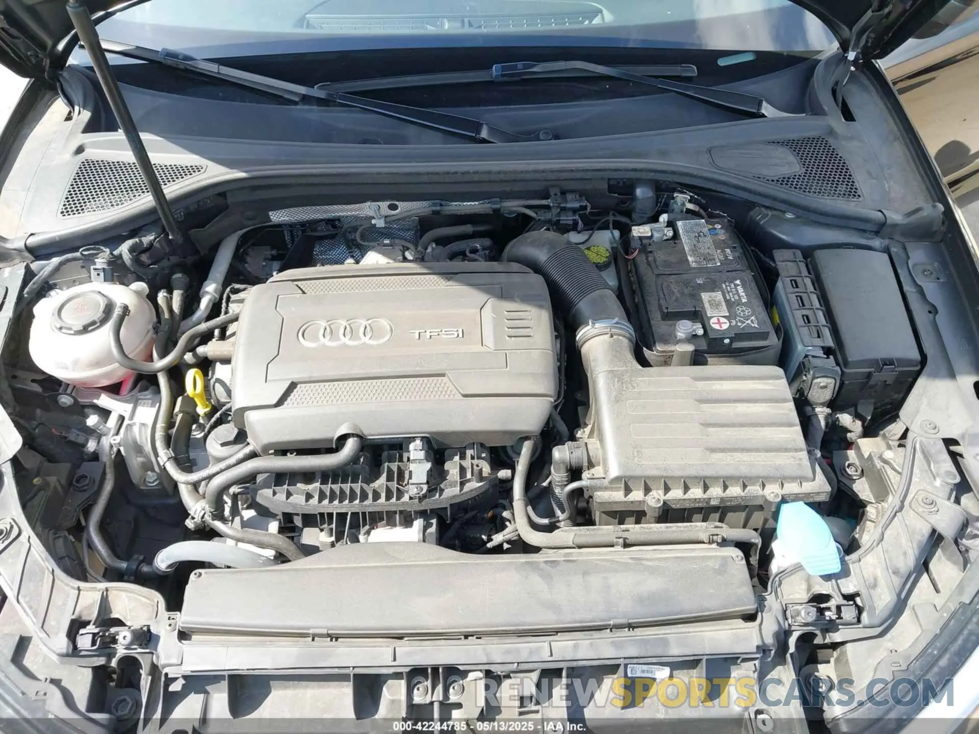 10 fotografías del automóvil dañado WAUBEGFF5KA091324 AUDI A3 2019