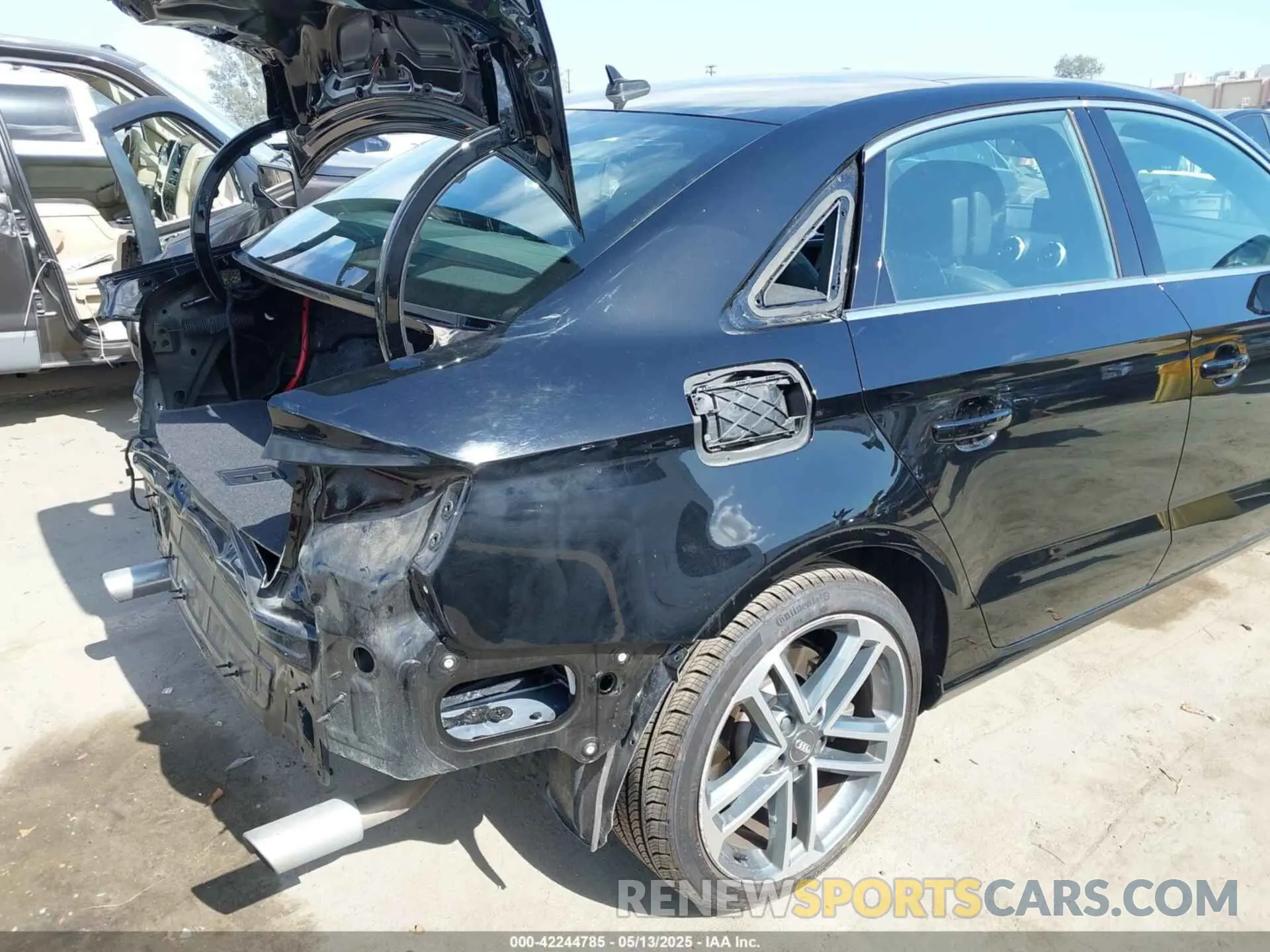 21 fotografías del automóvil dañado WAUBEGFF5KA091324 AUDI A3 2019