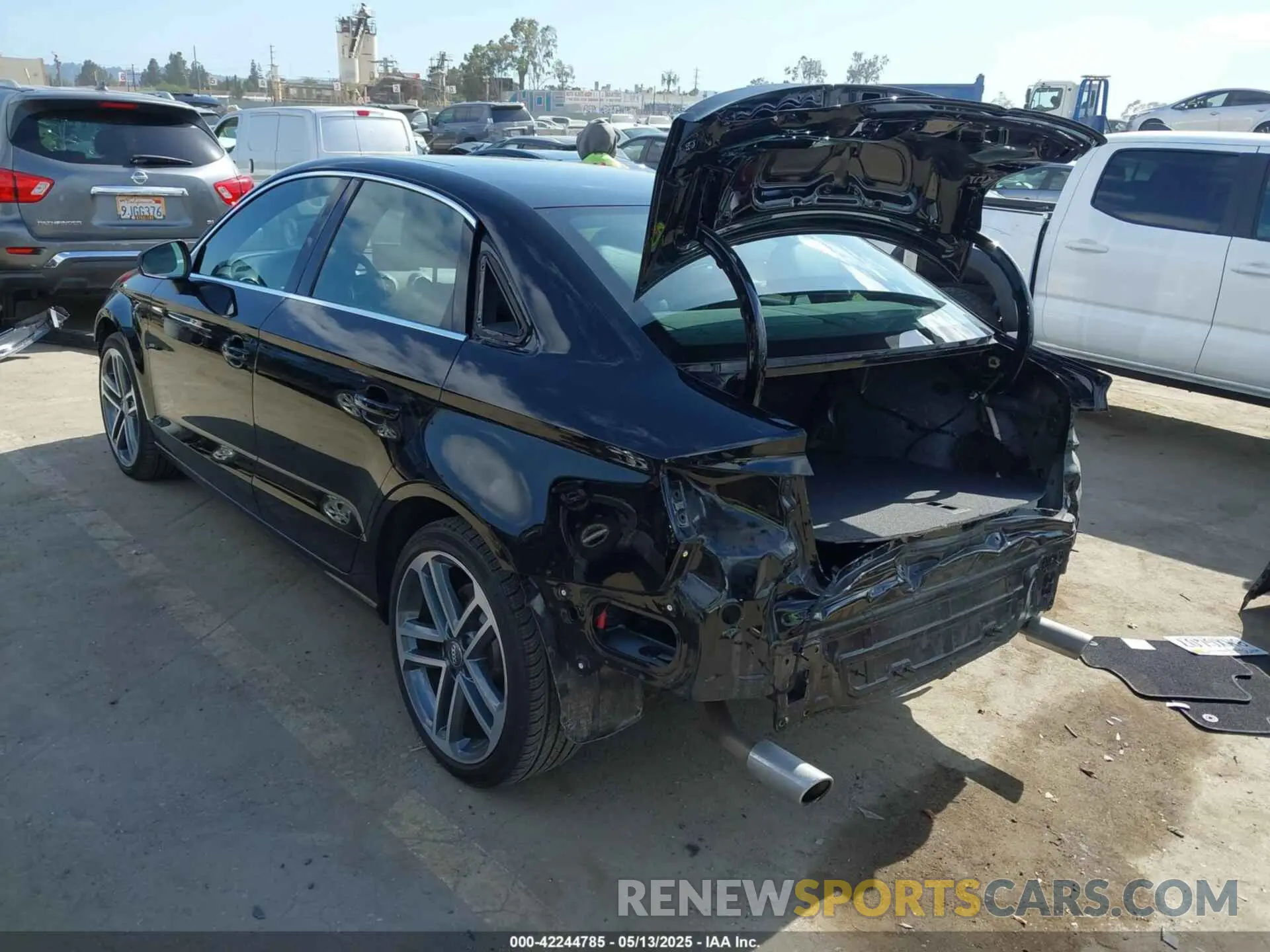 3 fotografías del automóvil dañado WAUBEGFF5KA091324 AUDI A3 2019