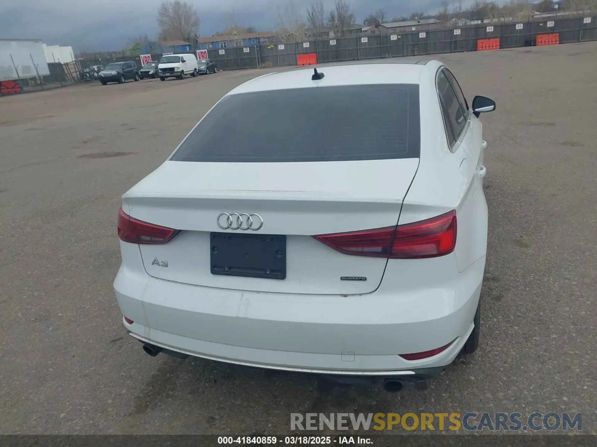 15 fotografías del automóvil dañado WAUBEGFF8KA113719 AUDI A3 2019