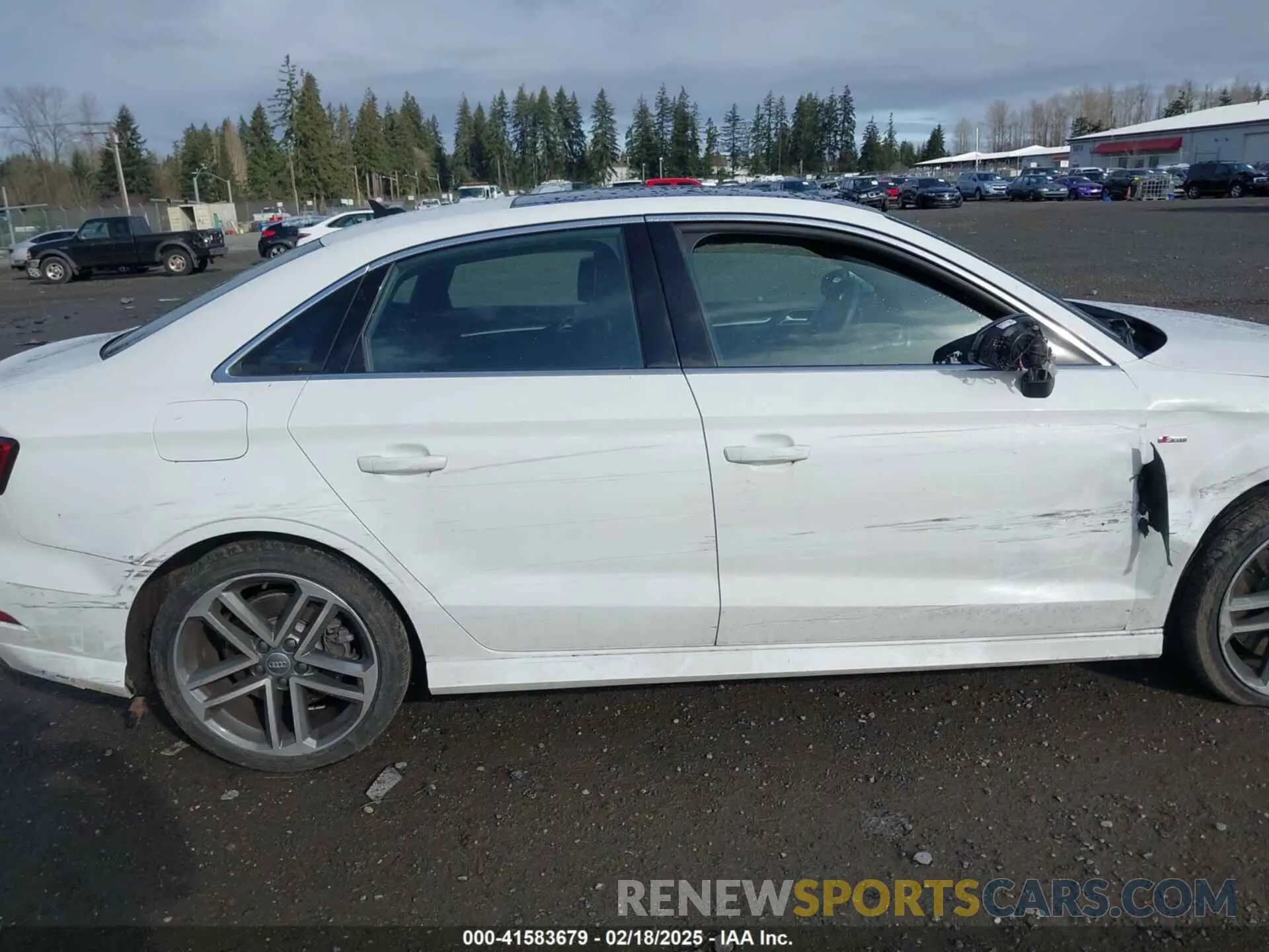 13 fotografías del automóvil dañado WAUJEGFF0KA092795 AUDI A3 2019
