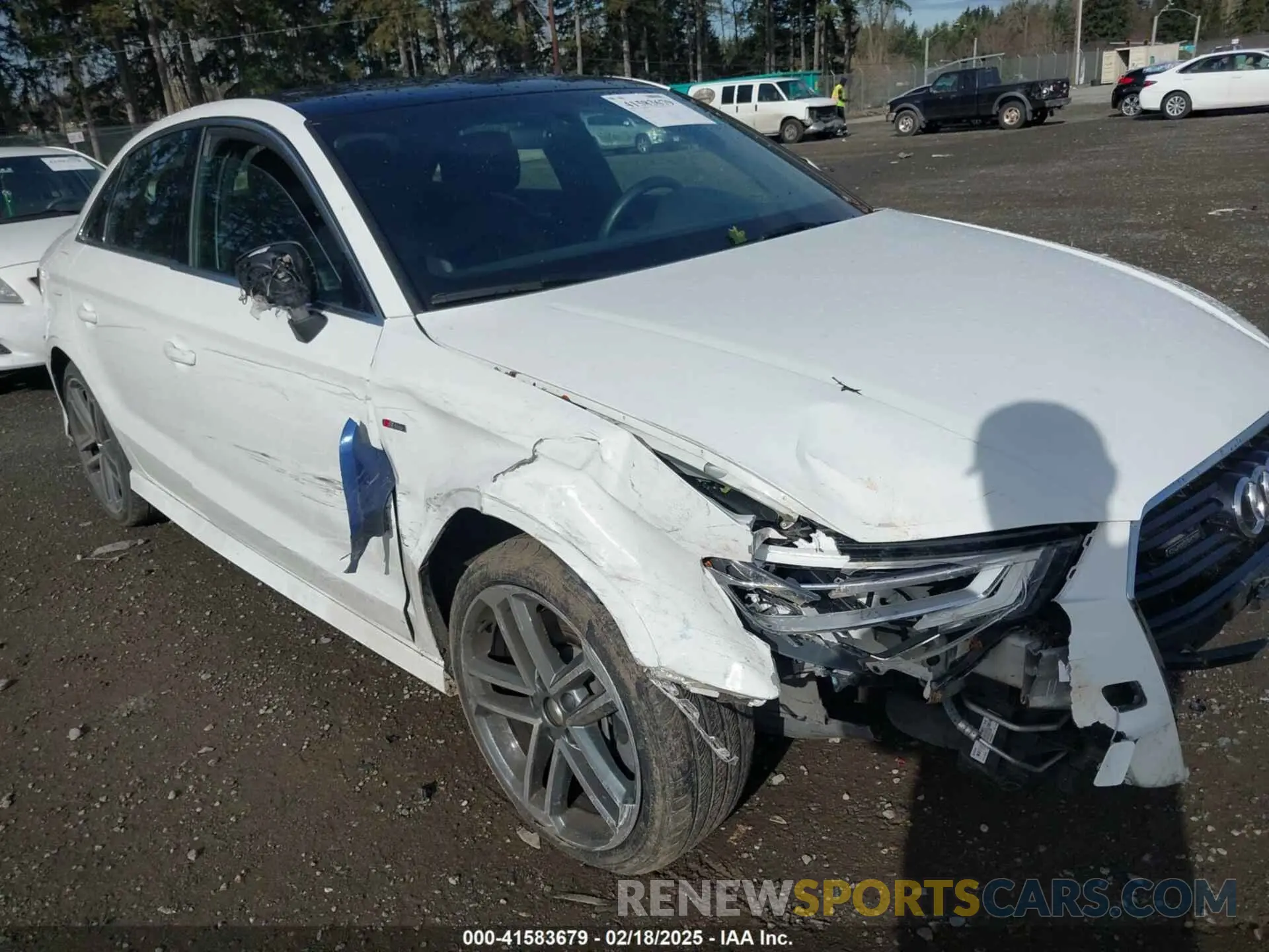 6 fotografías del automóvil dañado WAUJEGFF0KA092795 AUDI A3 2019