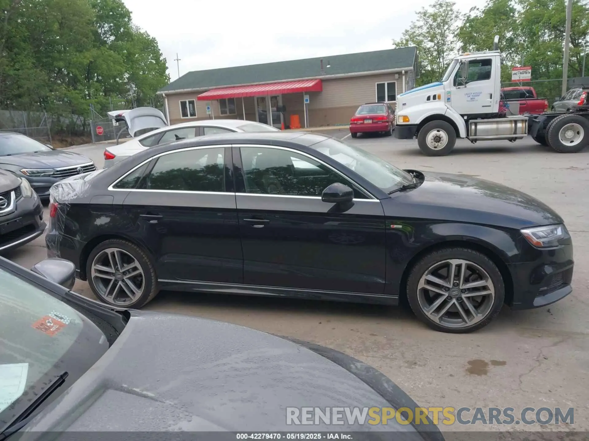 14 fotografías del automóvil dañado WAUJEGFF6K1017339 AUDI A3 2019