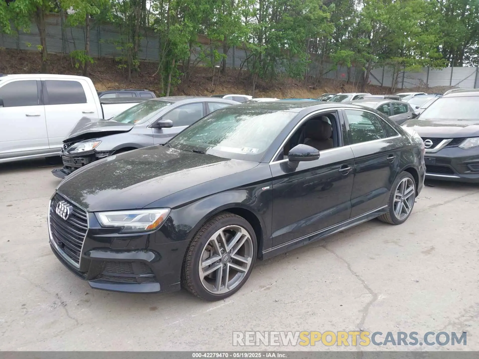 2 fotografías del automóvil dañado WAUJEGFF6K1017339 AUDI A3 2019