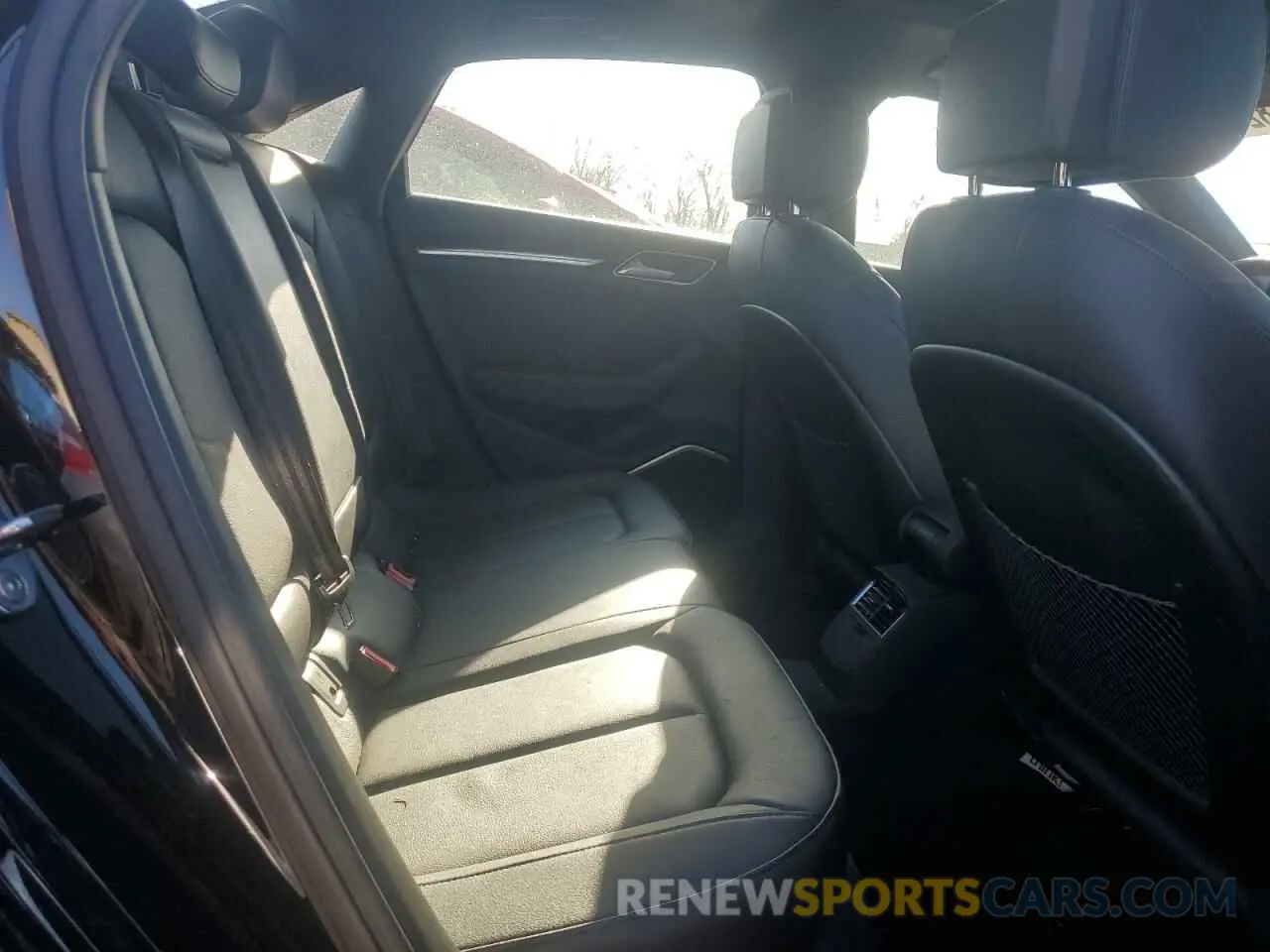 10 fotografías del automóvil dañado WAUJEGFF9KA111828 AUDI A3 2019