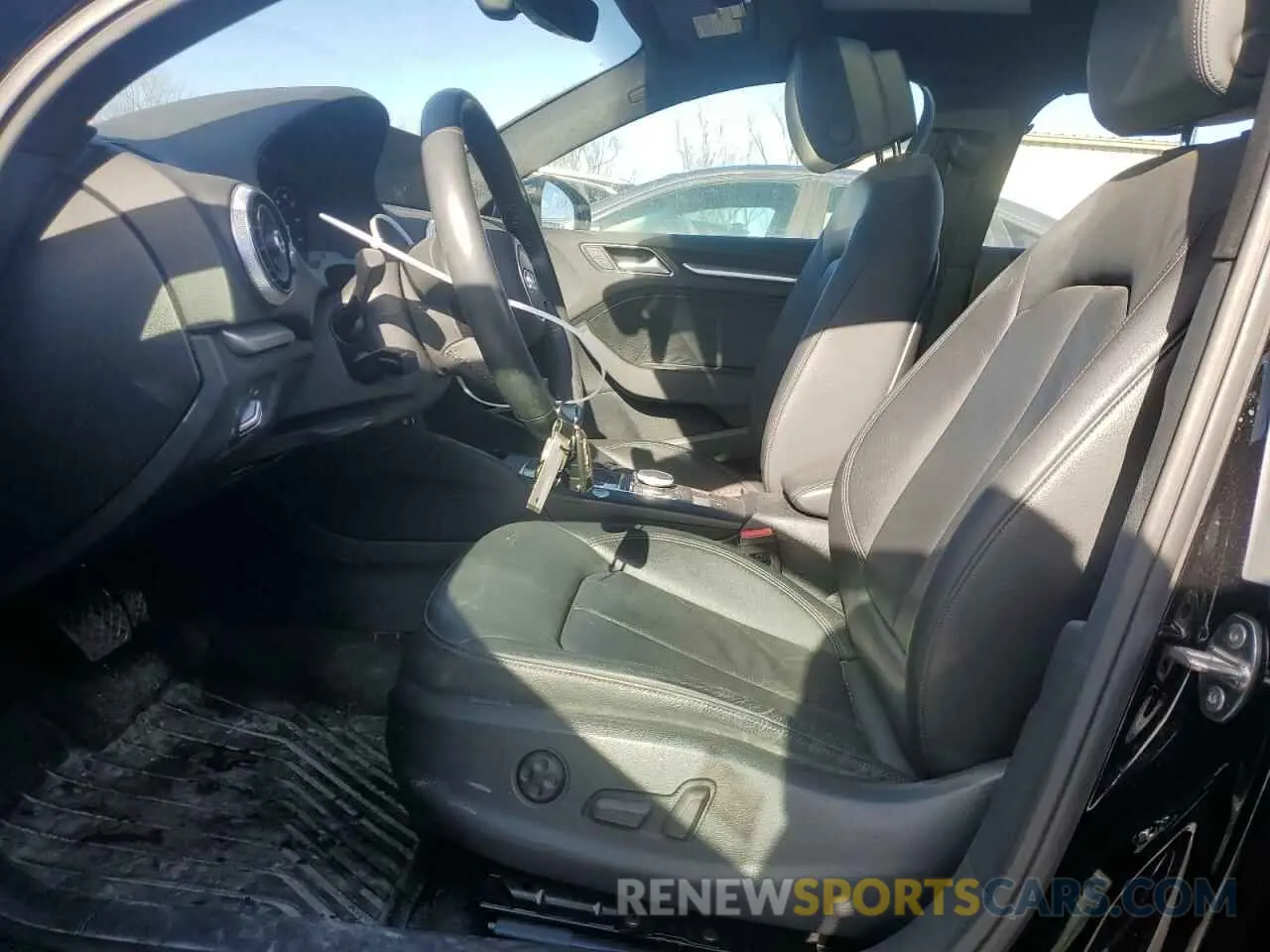 7 fotografías del automóvil dañado WAUJEGFF9KA111828 AUDI A3 2019