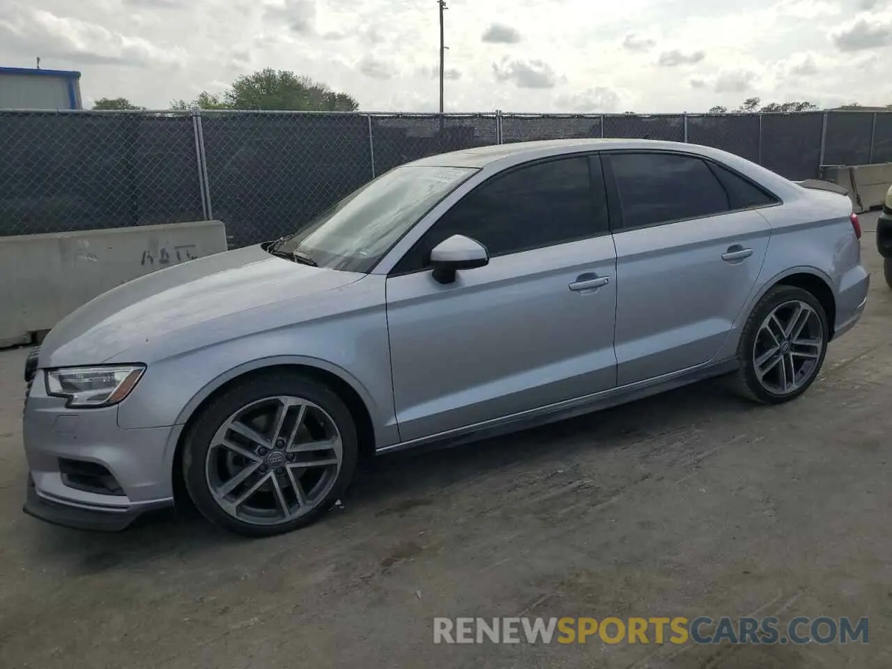 1 fotografías del automóvil dañado WAUAUGFF0LA053273 AUDI A3 2020