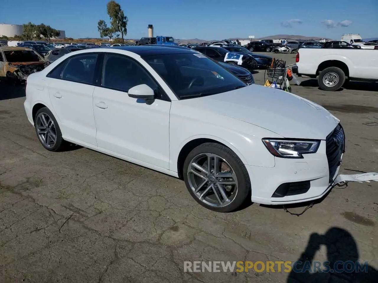 4 fotografías del automóvil dañado WAUAUGFF0LA097175 AUDI A3 2020