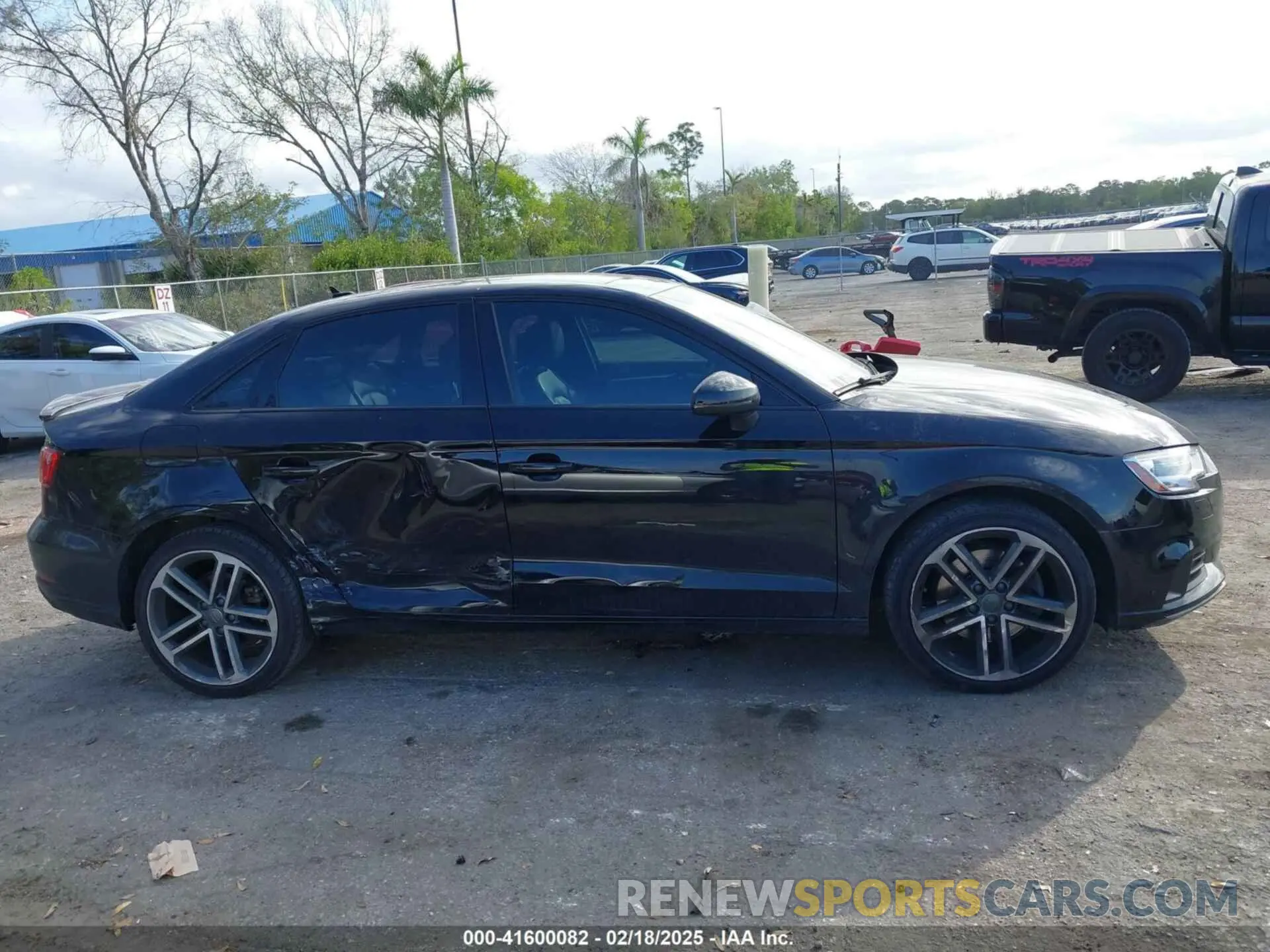 14 fotografías del automóvil dañado WAUAUGFF1LA032822 AUDI A3 2020