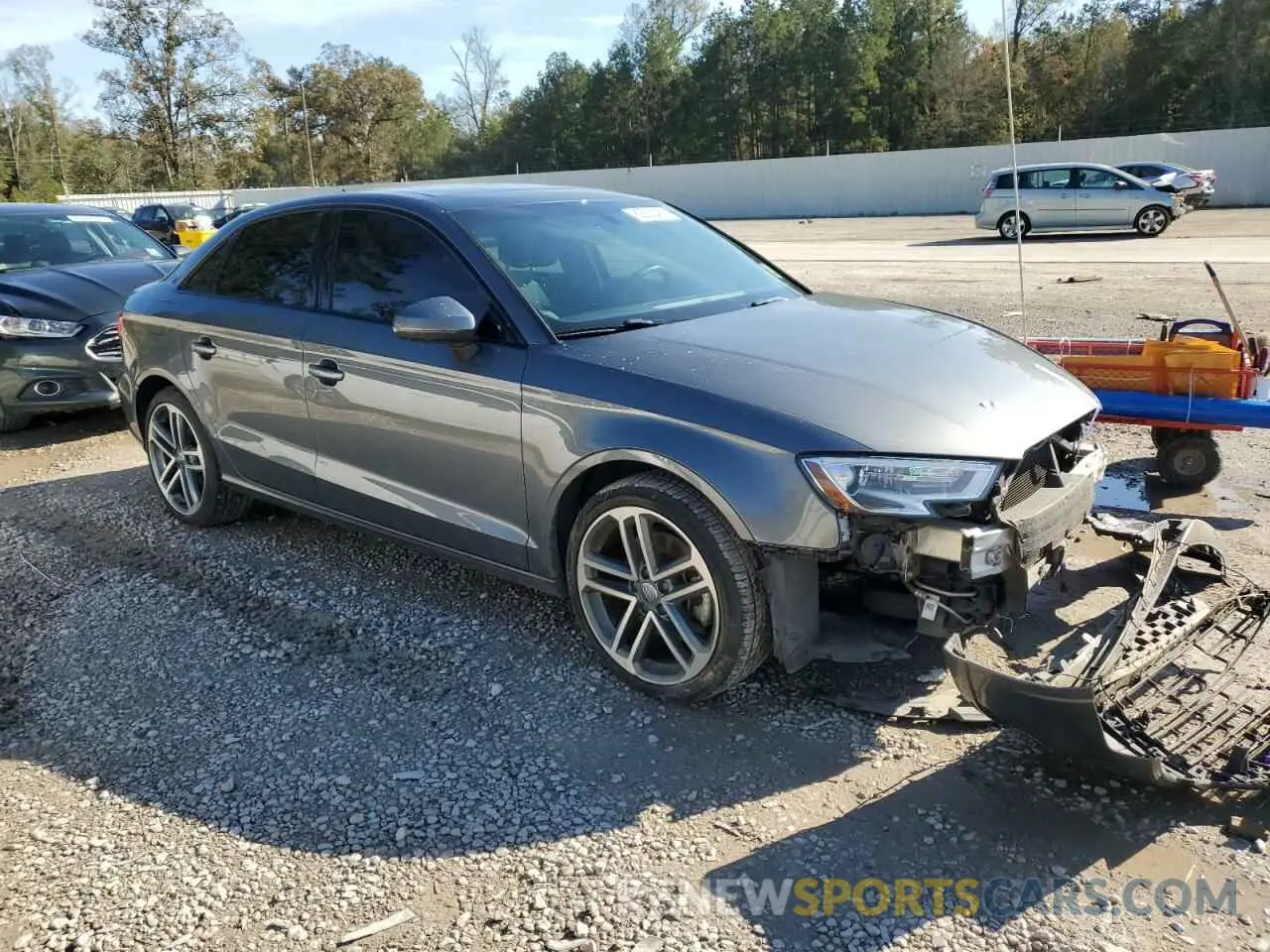 4 fotografías del automóvil dañado WAUAUGFF1LA104795 AUDI A3 2020