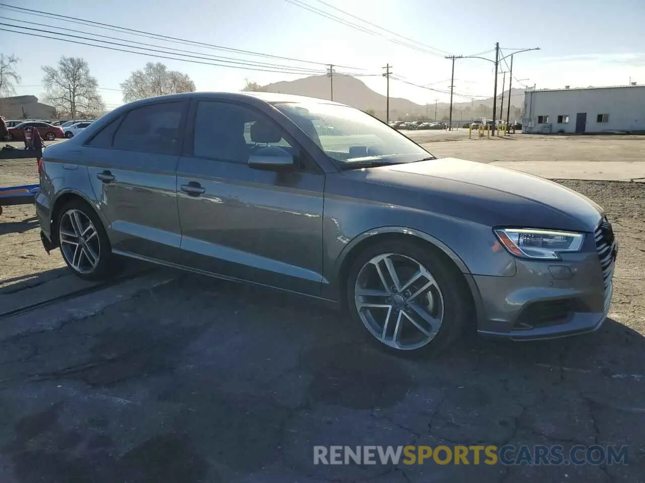 4 fotografías del automóvil dañado WAUAUGFF1LA104862 AUDI A3 2020