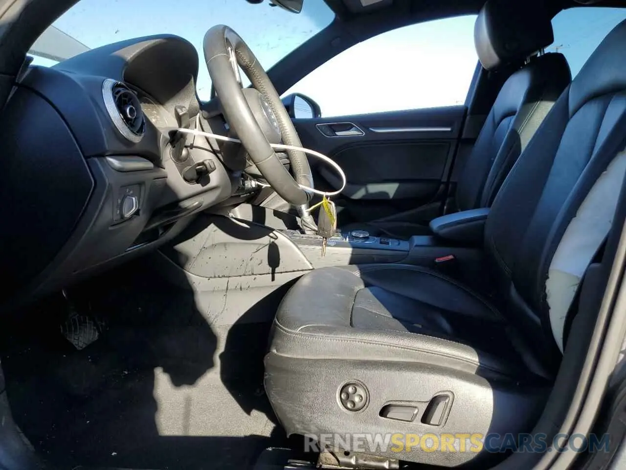 7 fotografías del automóvil dañado WAUAUGFF1LA104862 AUDI A3 2020