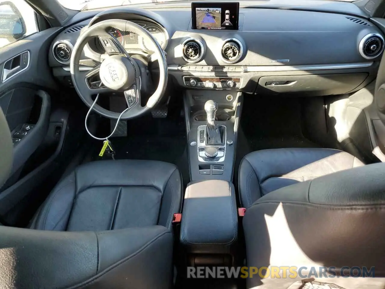 8 fotografías del automóvil dañado WAUAUGFF1LA104862 AUDI A3 2020