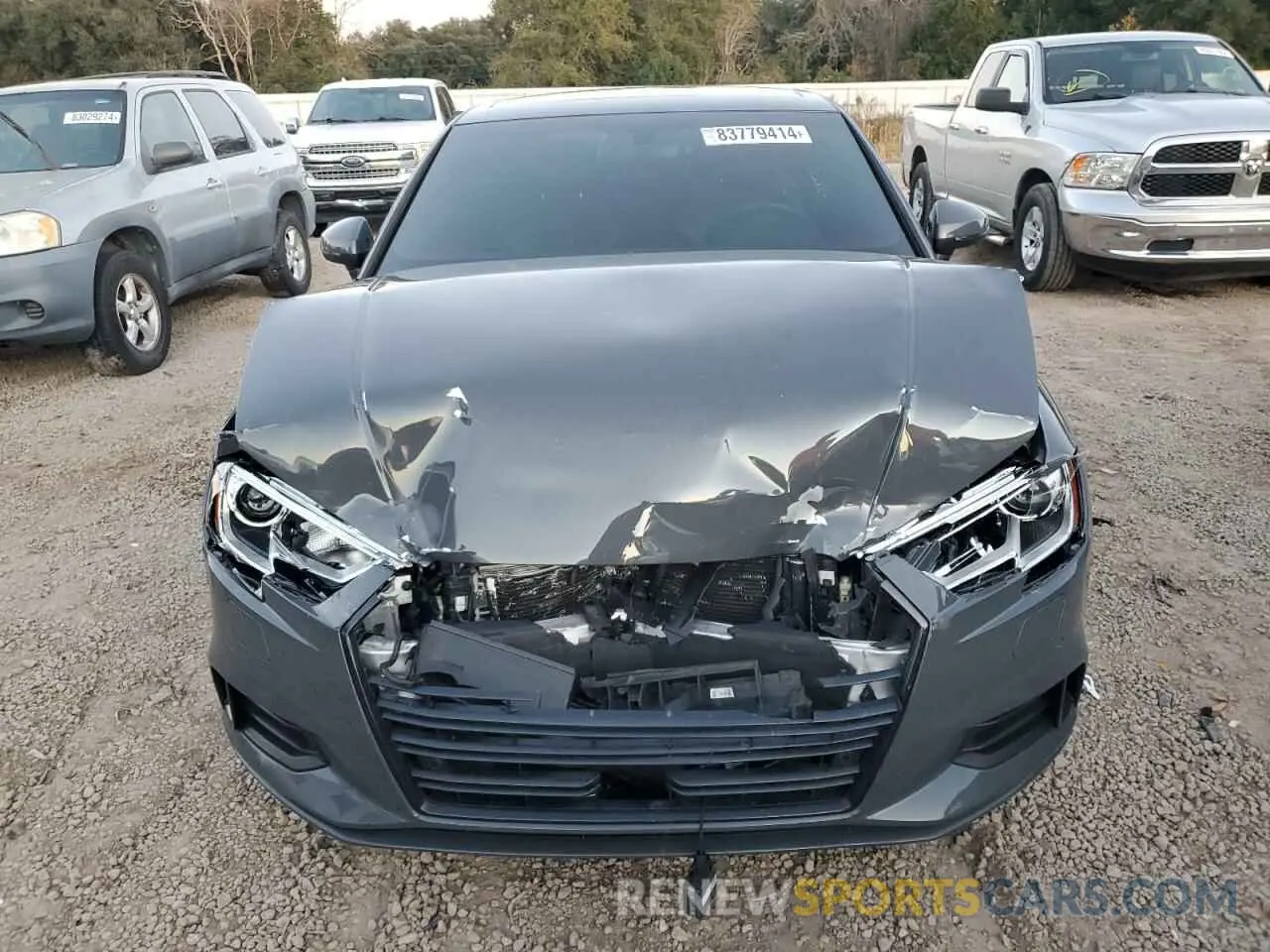 5 fotografías del automóvil dañado WAUAUGFF2LA035714 AUDI A3 2020
