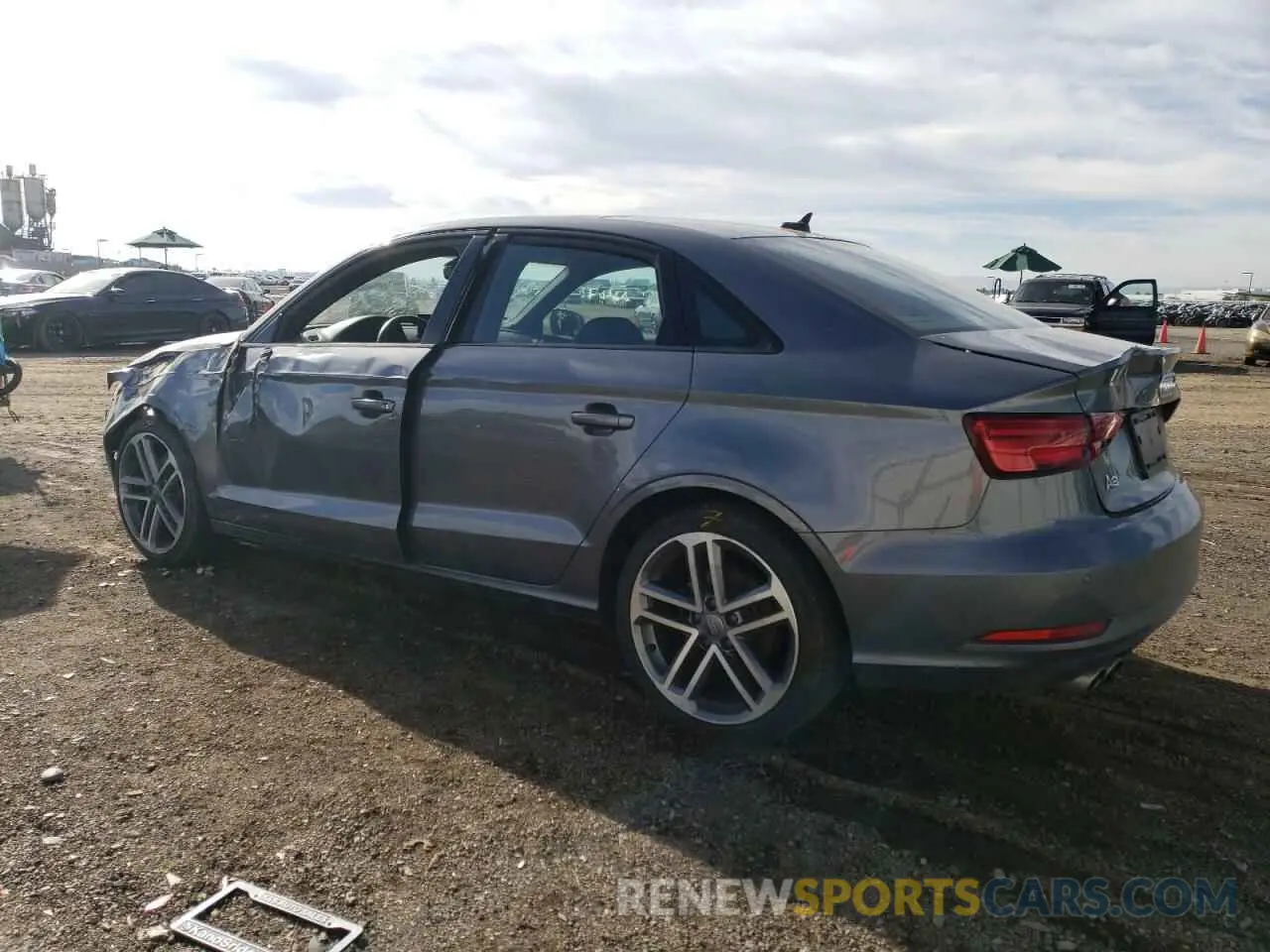 2 fotografías del automóvil dañado WAUAUGFF8LA030484 AUDI A3 2020