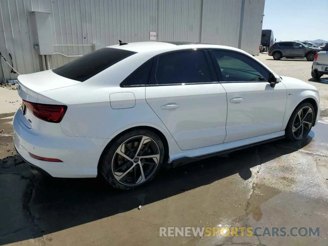 3 fotografías del automóvil dañado WAUBEGFF2LA102958 AUDI A3 2020