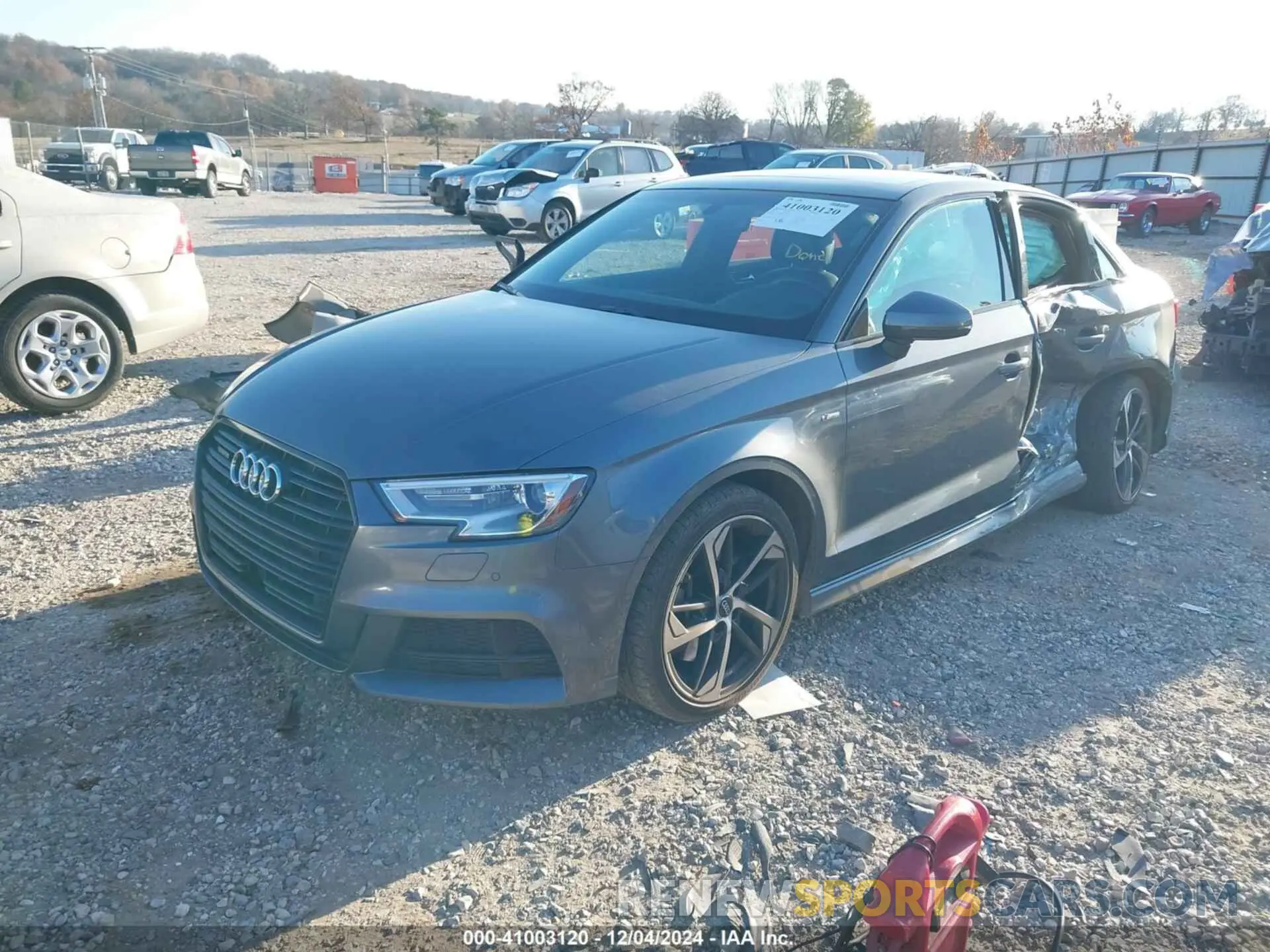 2 fotografías del automóvil dañado WAUBEGFF3LA042964 AUDI A3 2020