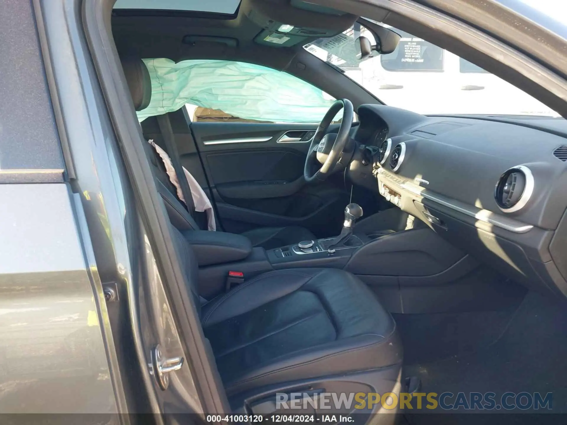 5 fotografías del automóvil dañado WAUBEGFF3LA042964 AUDI A3 2020