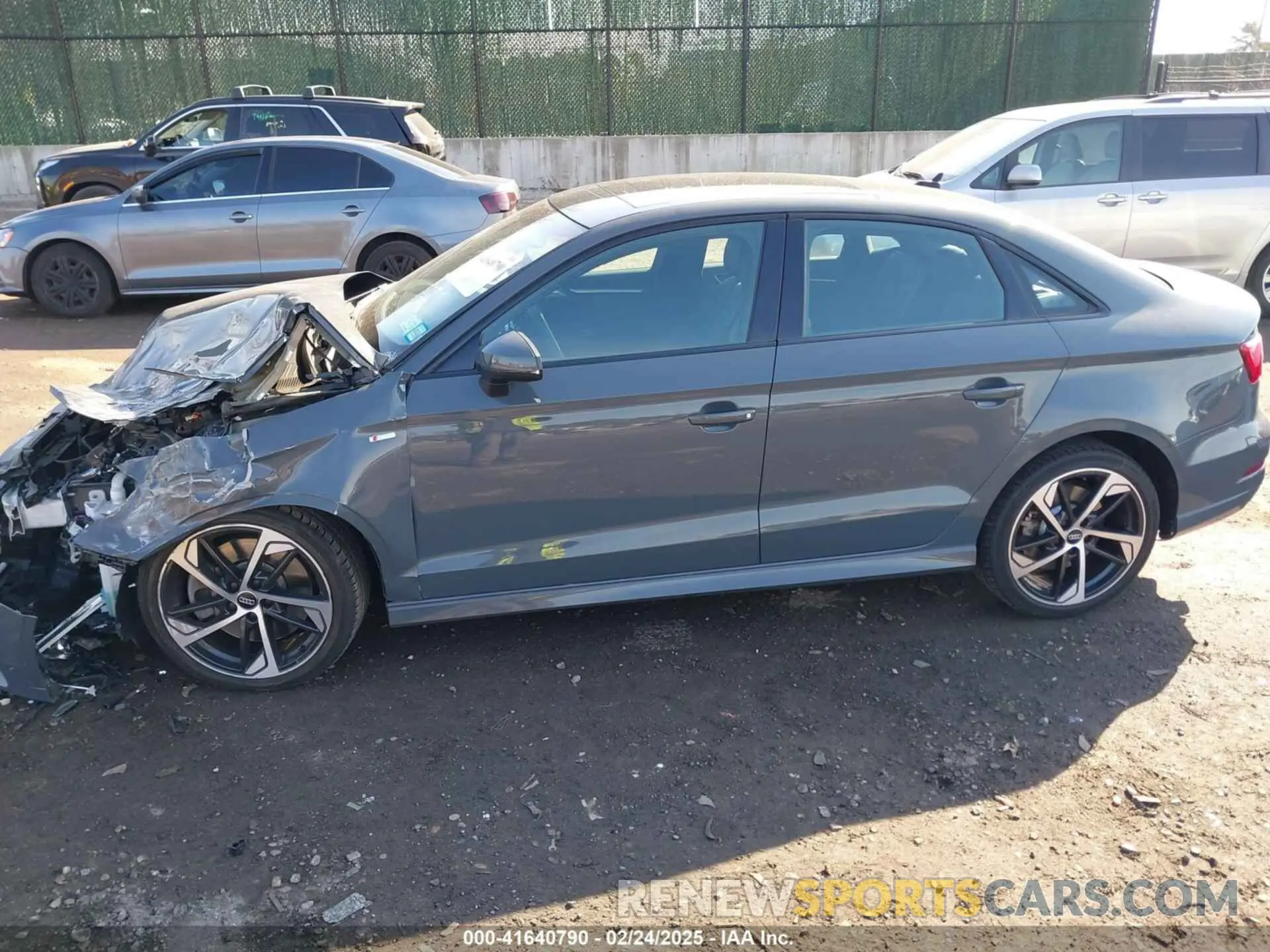 14 fotografías del automóvil dañado WAUBEGFF5LA098209 AUDI A3 2020