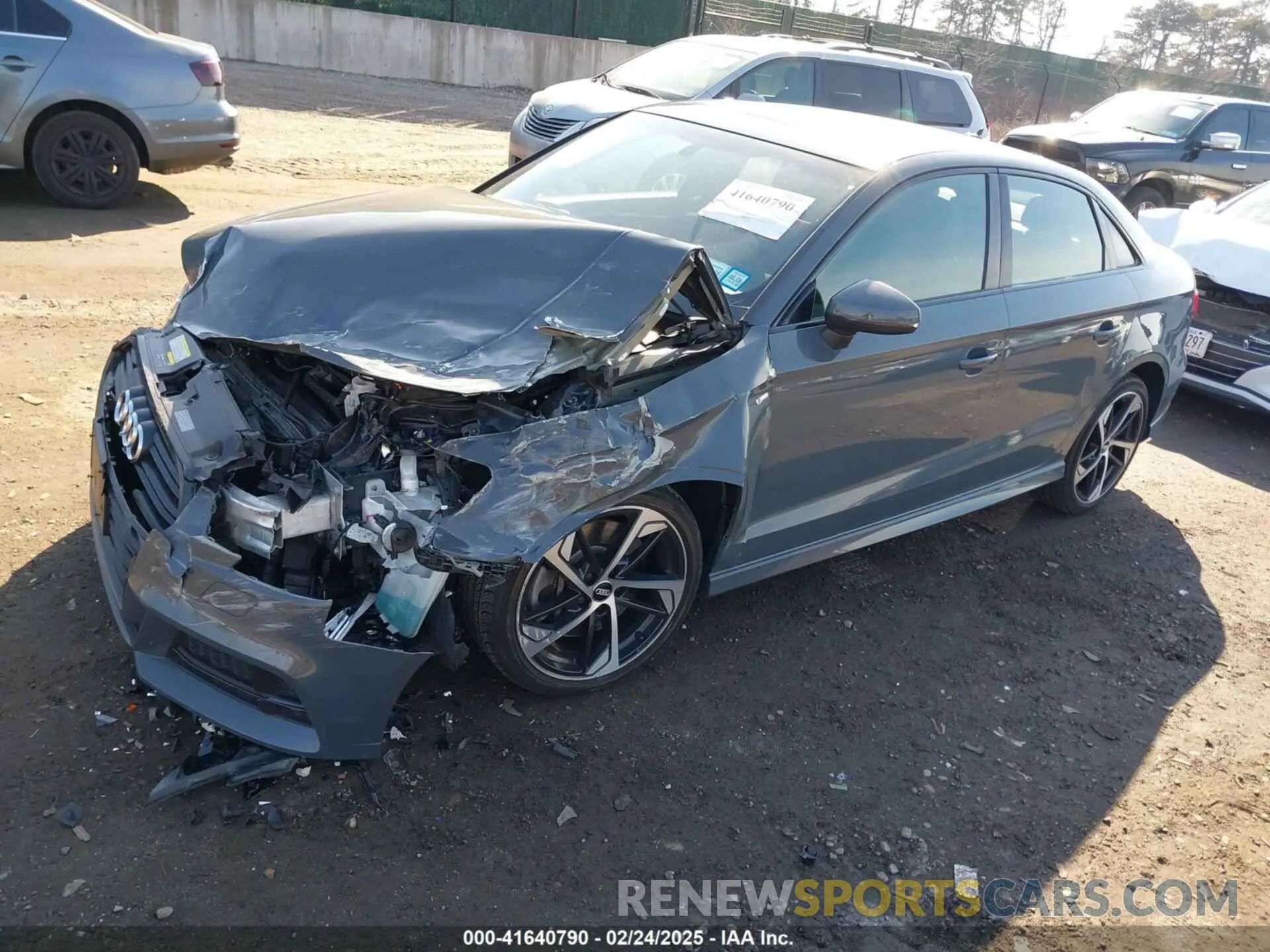 2 fotografías del automóvil dañado WAUBEGFF5LA098209 AUDI A3 2020