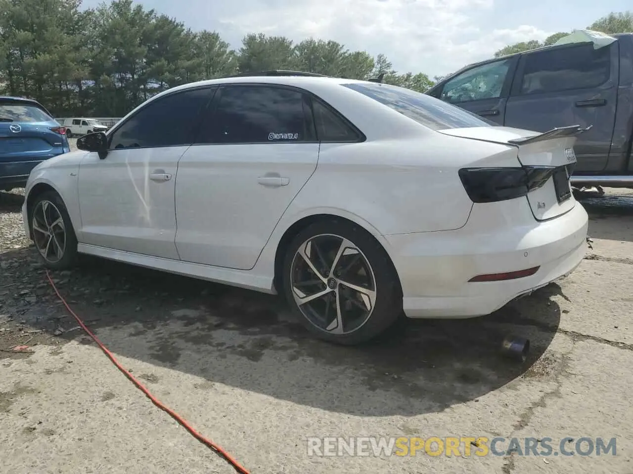 2 fotografías del automóvil dañado WAUBEGFF7LA094209 AUDI A3 2020