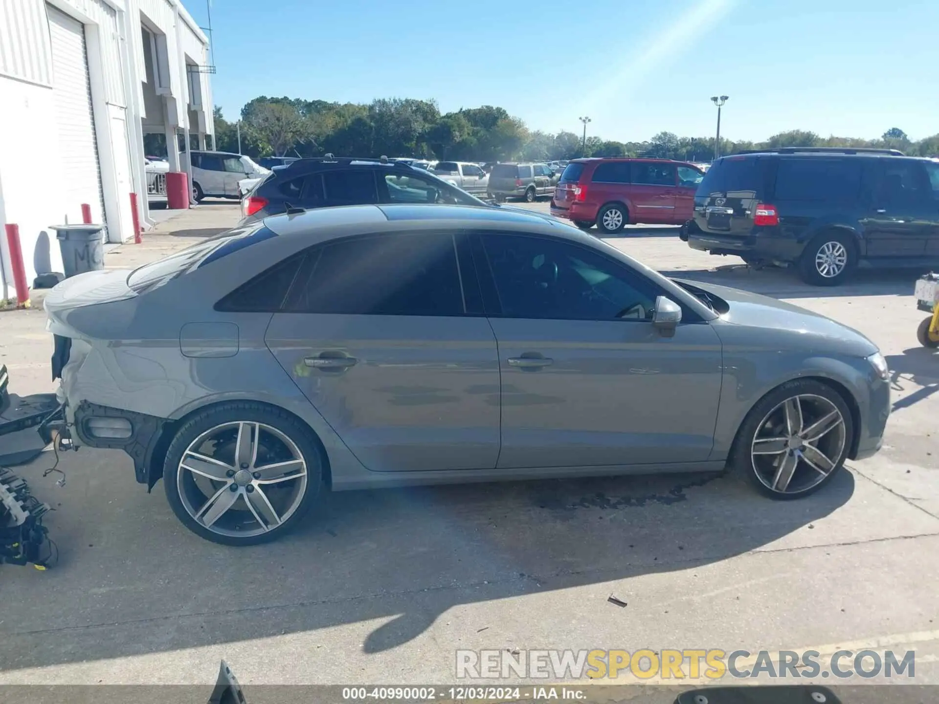 14 fotografías del automóvil dañado WAUCUGFF0LA052746 AUDI A3 2020