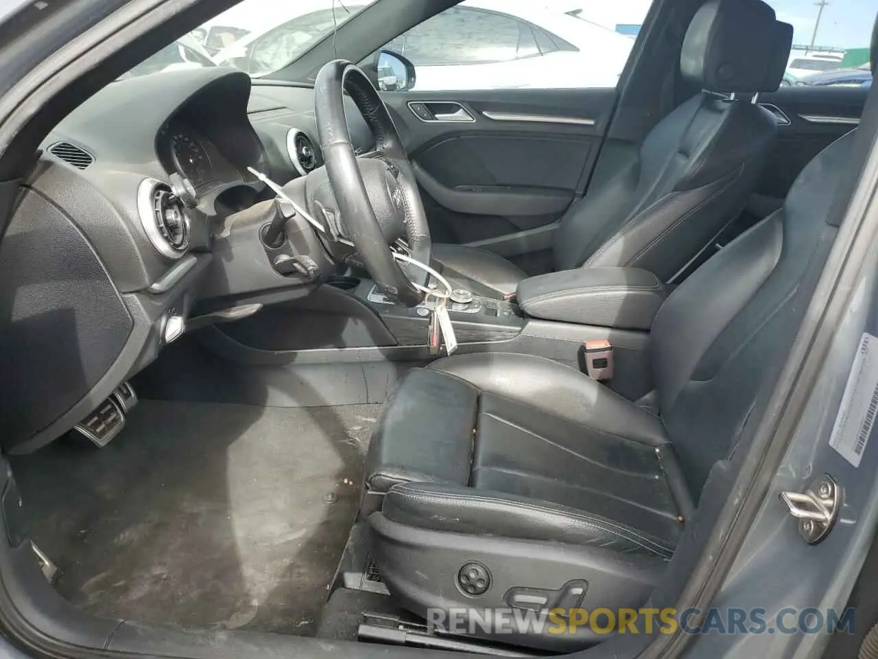 7 fotografías del automóvil dañado WAUCUGFF2LA005427 AUDI A3 2020