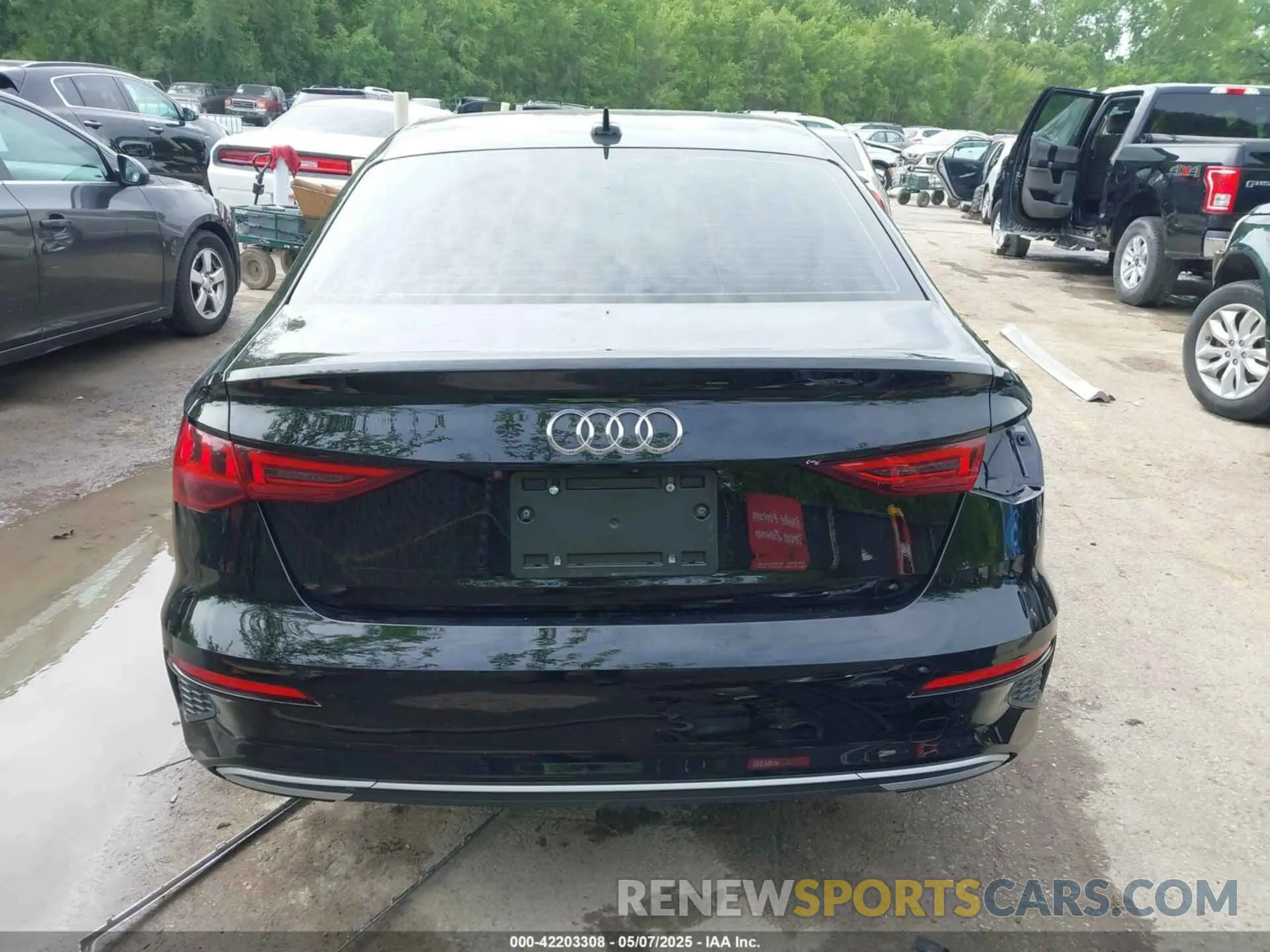 17 fotografías del automóvil dañado WAUAUDGY7NA032857 AUDI A3 2022