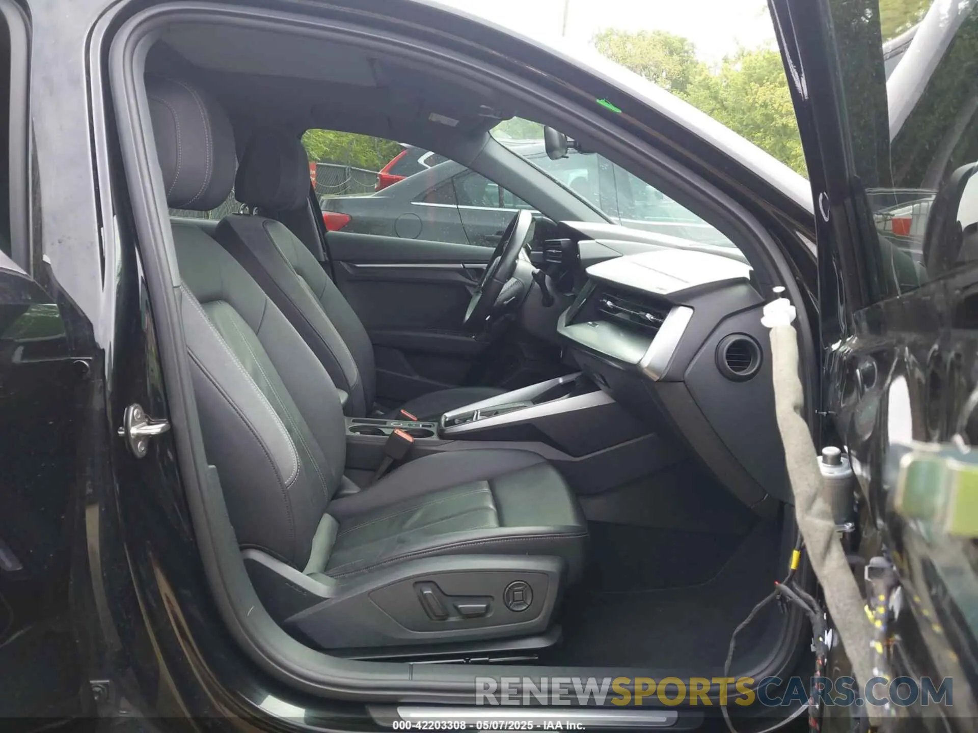 5 fotografías del automóvil dañado WAUAUDGY7NA032857 AUDI A3 2022