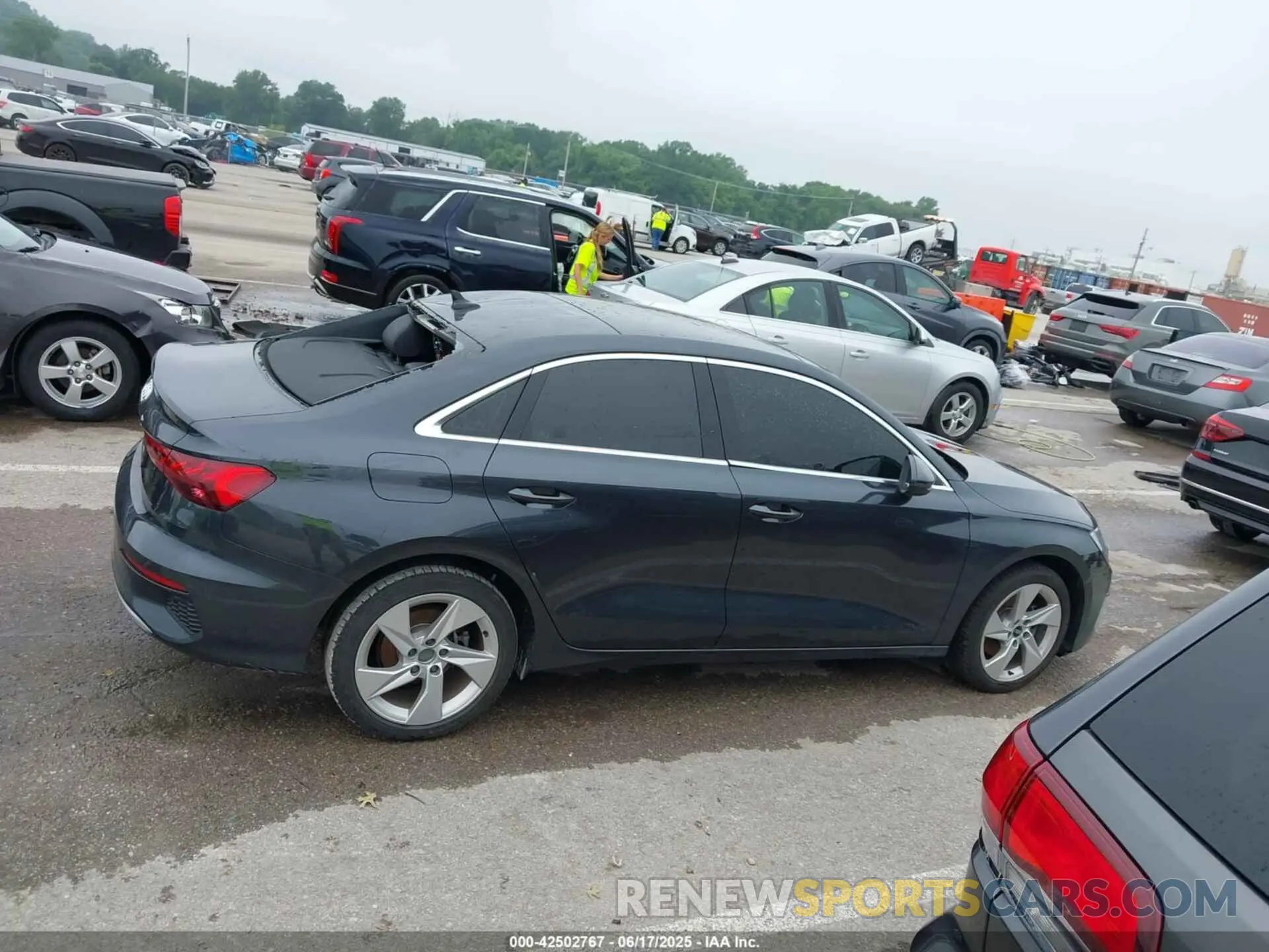 13 fotografías del automóvil dañado WAUAUDGY8NA075426 AUDI A3 2022
