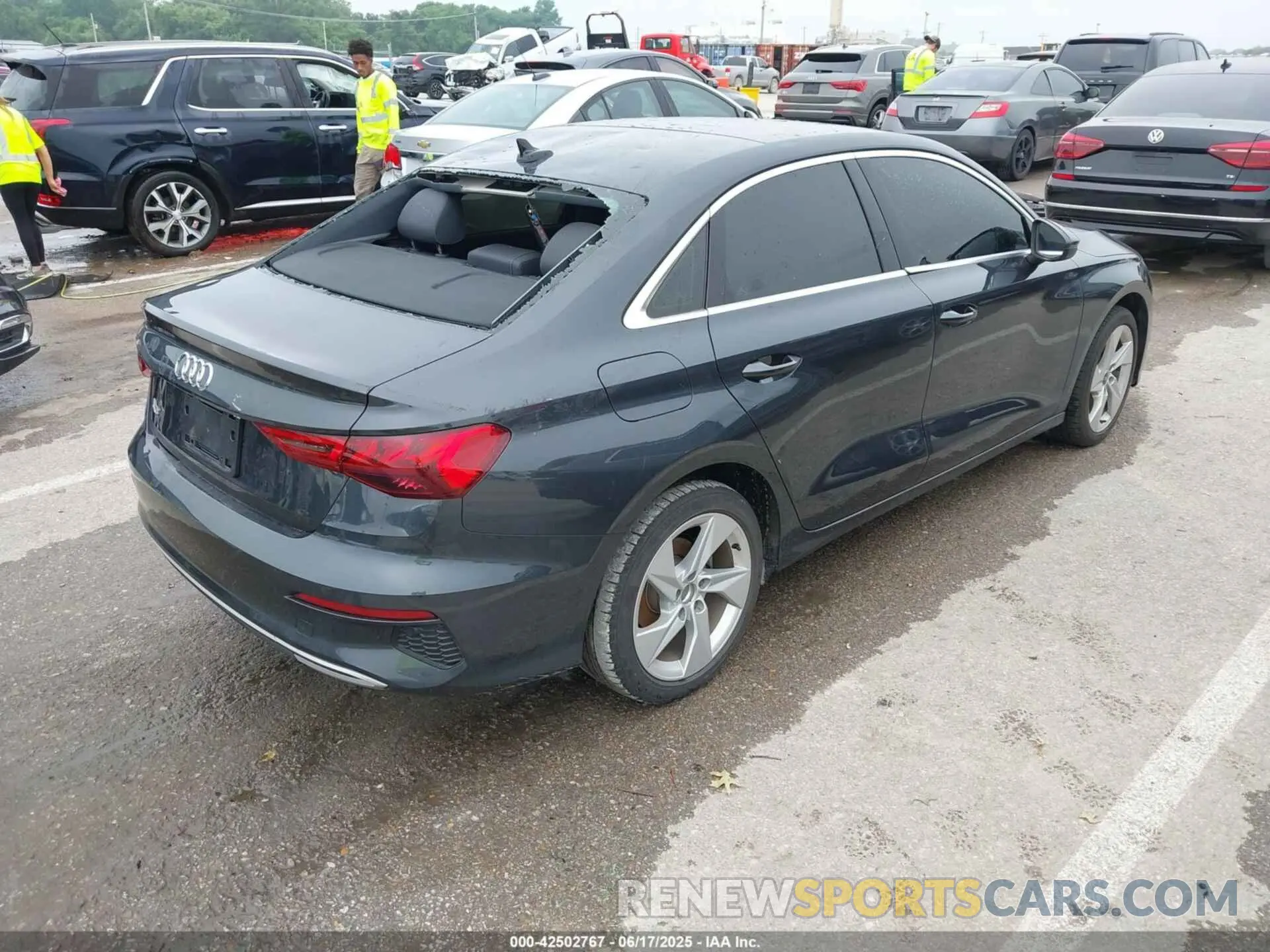 4 fotografías del automóvil dañado WAUAUDGY8NA075426 AUDI A3 2022