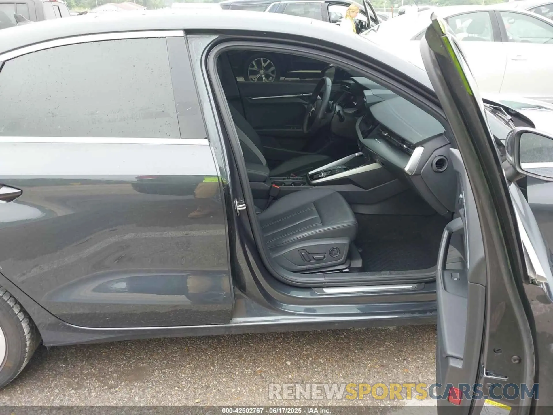 5 fotografías del automóvil dañado WAUAUDGY8NA075426 AUDI A3 2022