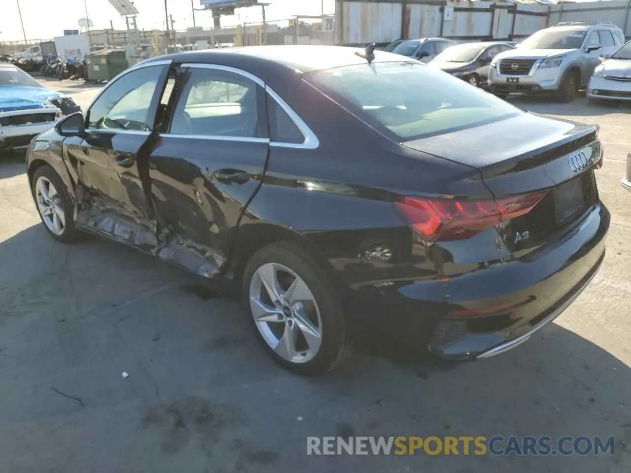 2 fotografías del automóvil dañado WAUAUDGY9NA040121 AUDI A3 2022