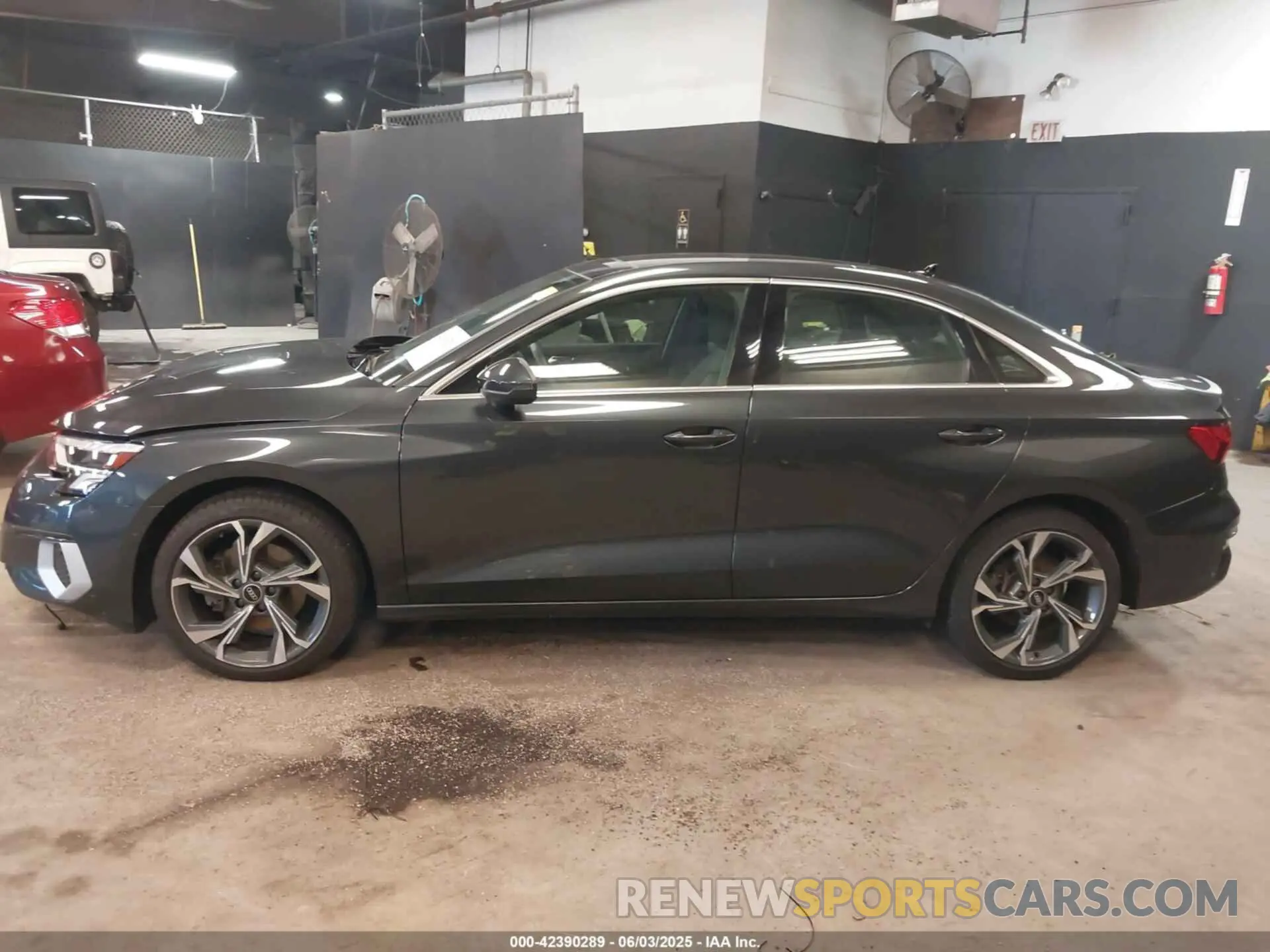 14 fotografías del automóvil dañado WAUBUDGY4NA056411 AUDI A3 2022