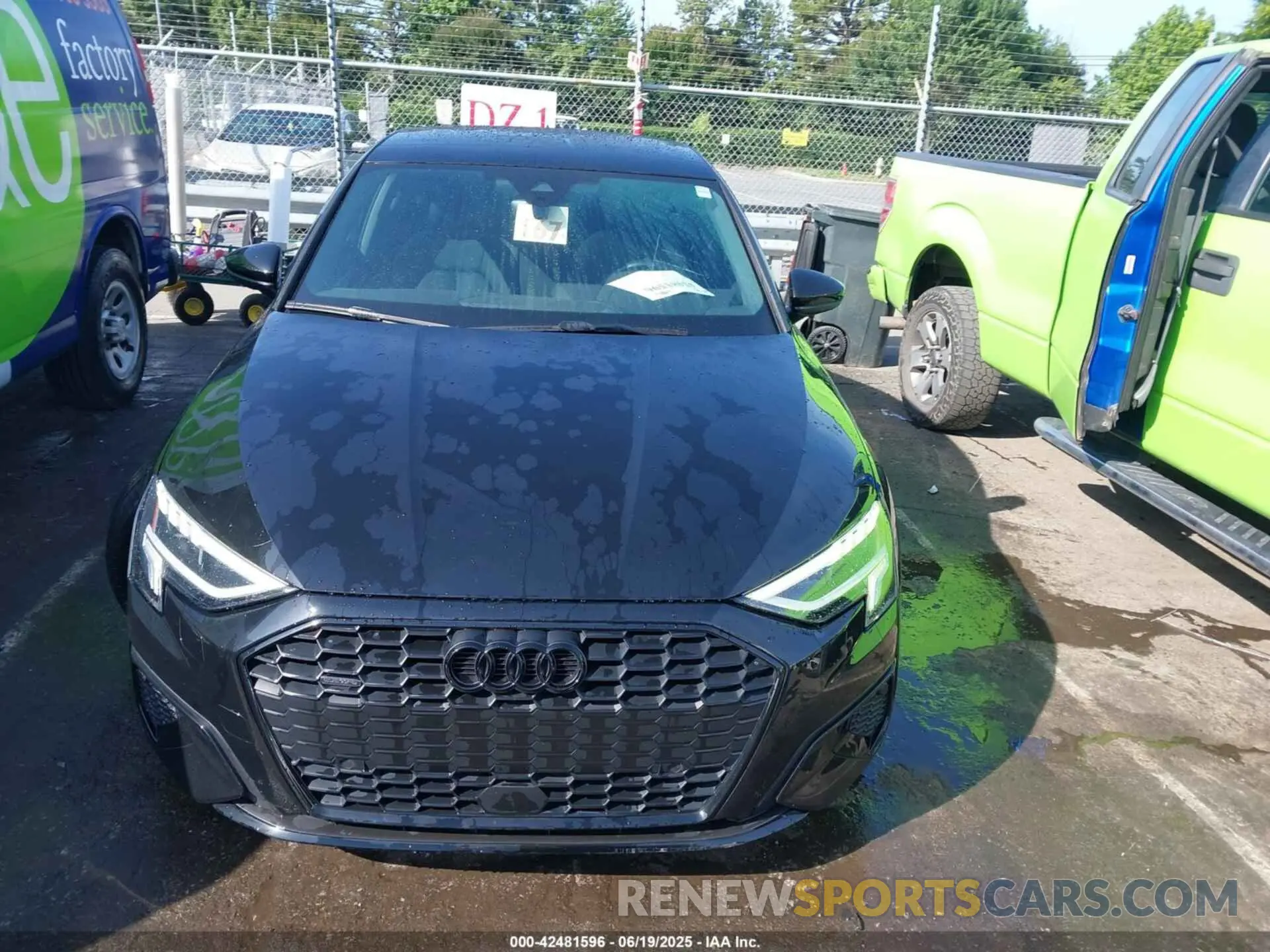 12 fotografías del automóvil dañado WAUHUDGY5NA092523 AUDI A3 2022