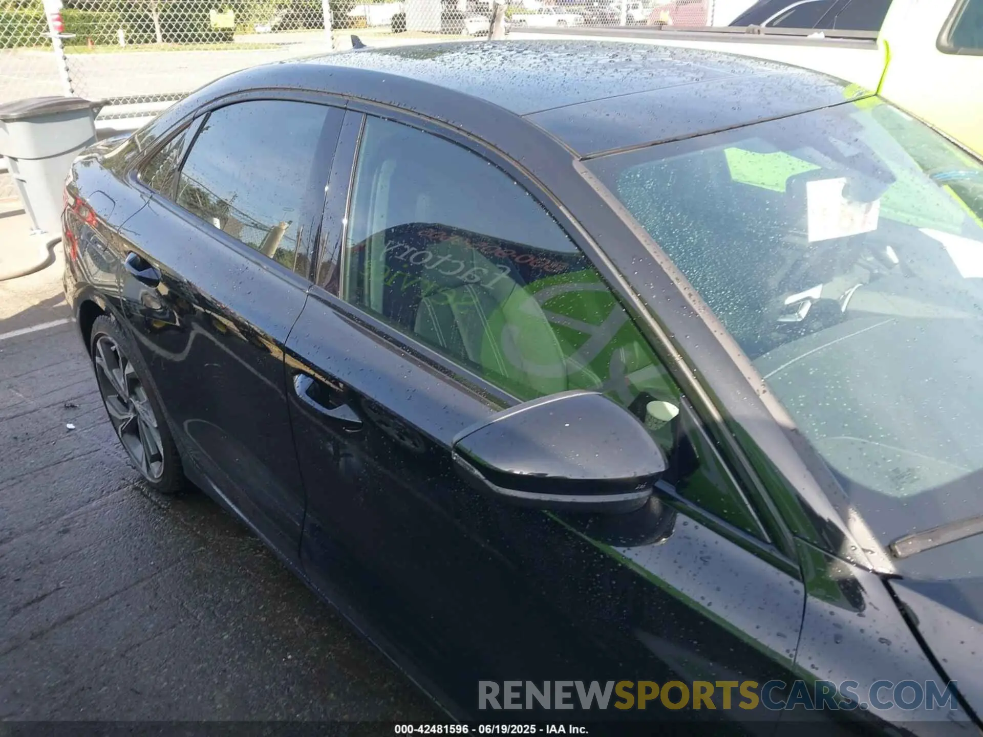 13 fotografías del automóvil dañado WAUHUDGY5NA092523 AUDI A3 2022