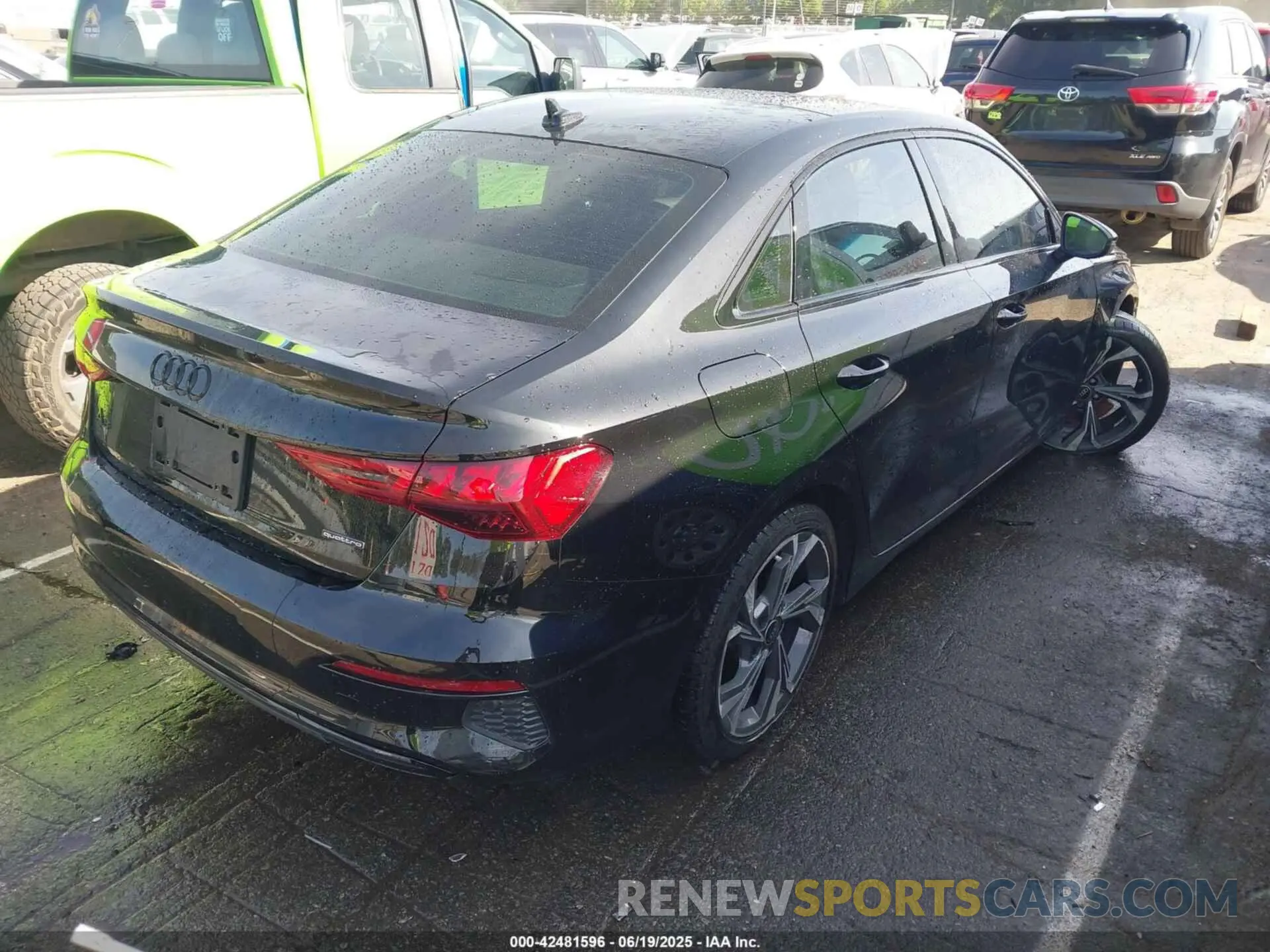 4 fotografías del automóvil dañado WAUHUDGY5NA092523 AUDI A3 2022