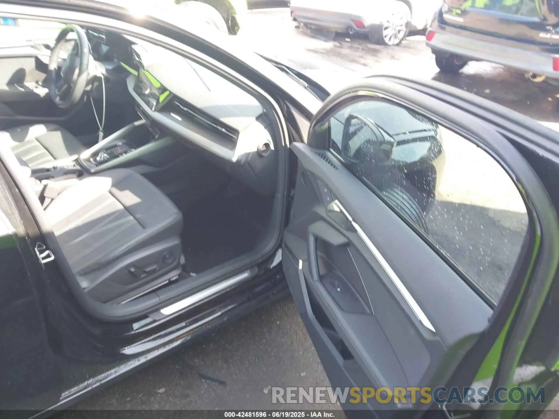 5 fotografías del automóvil dañado WAUHUDGY5NA092523 AUDI A3 2022