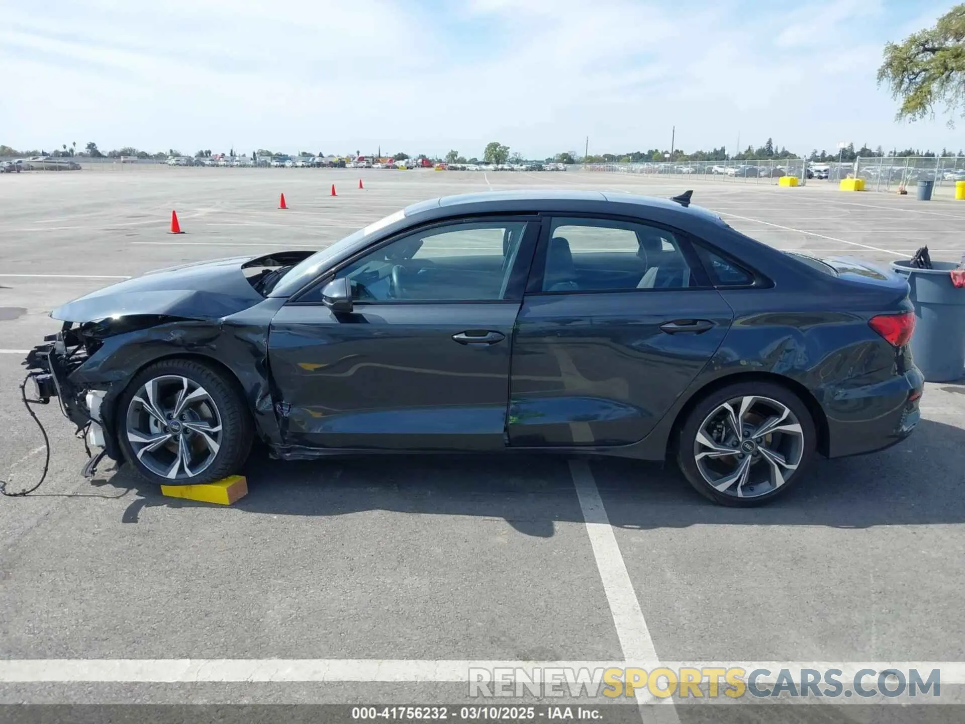 14 fotografías del automóvil dañado WAUJUDGY2NA100921 AUDI A3 2022