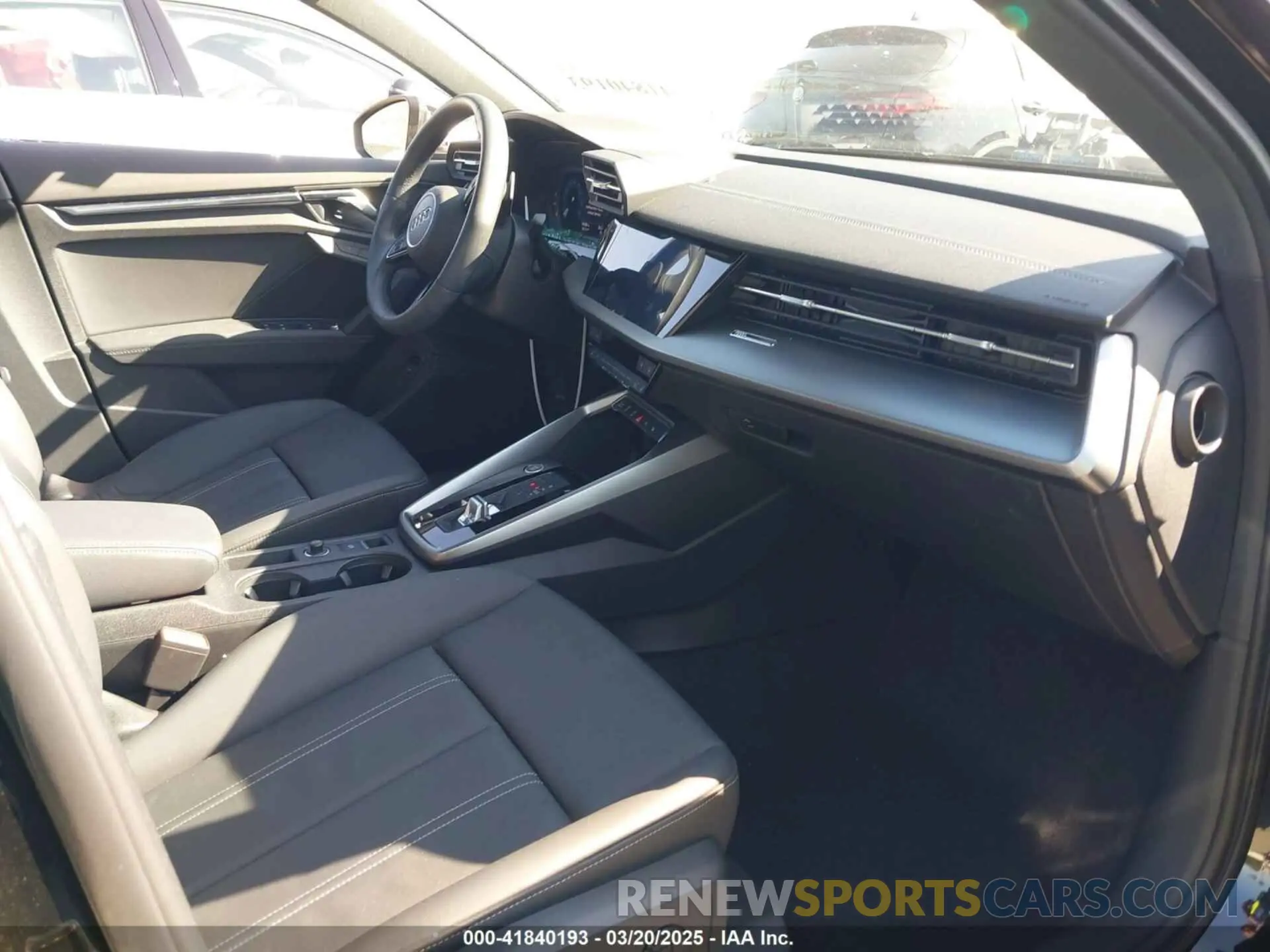 5 fotografías del automóvil dañado WAUAUDGY1PA037278 AUDI A3 2023