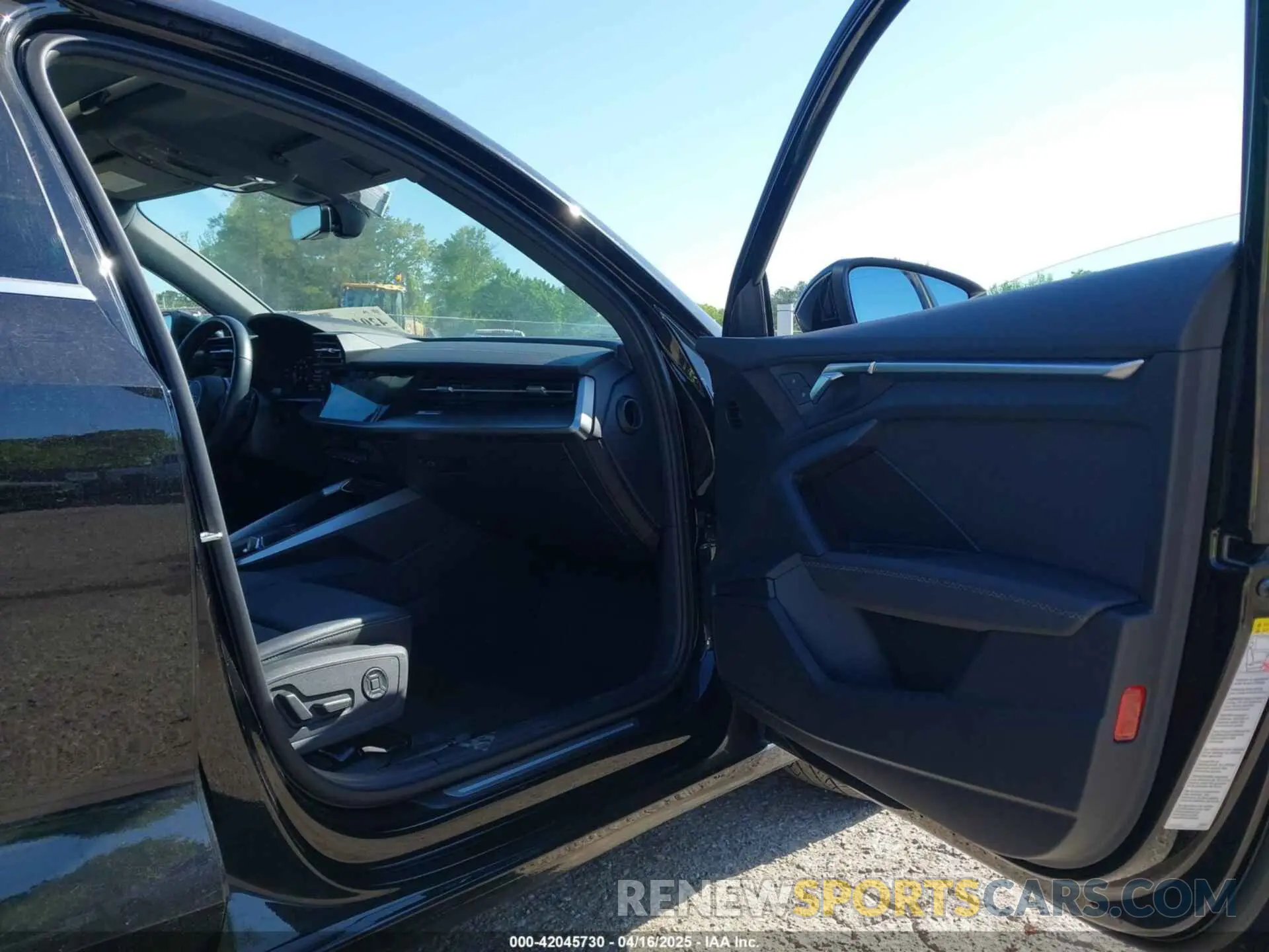 5 fotografías del automóvil dañado WAUAUDGY1PA070894 AUDI A3 2023