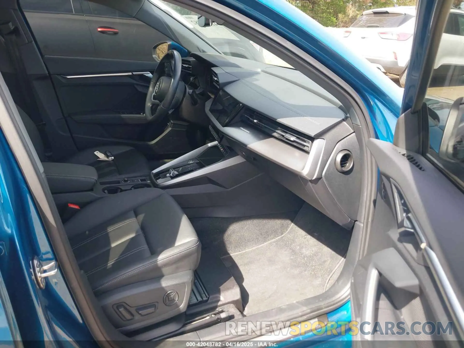 5 fotografías del automóvil dañado WAUAUDGY1PA084908 AUDI A3 2023