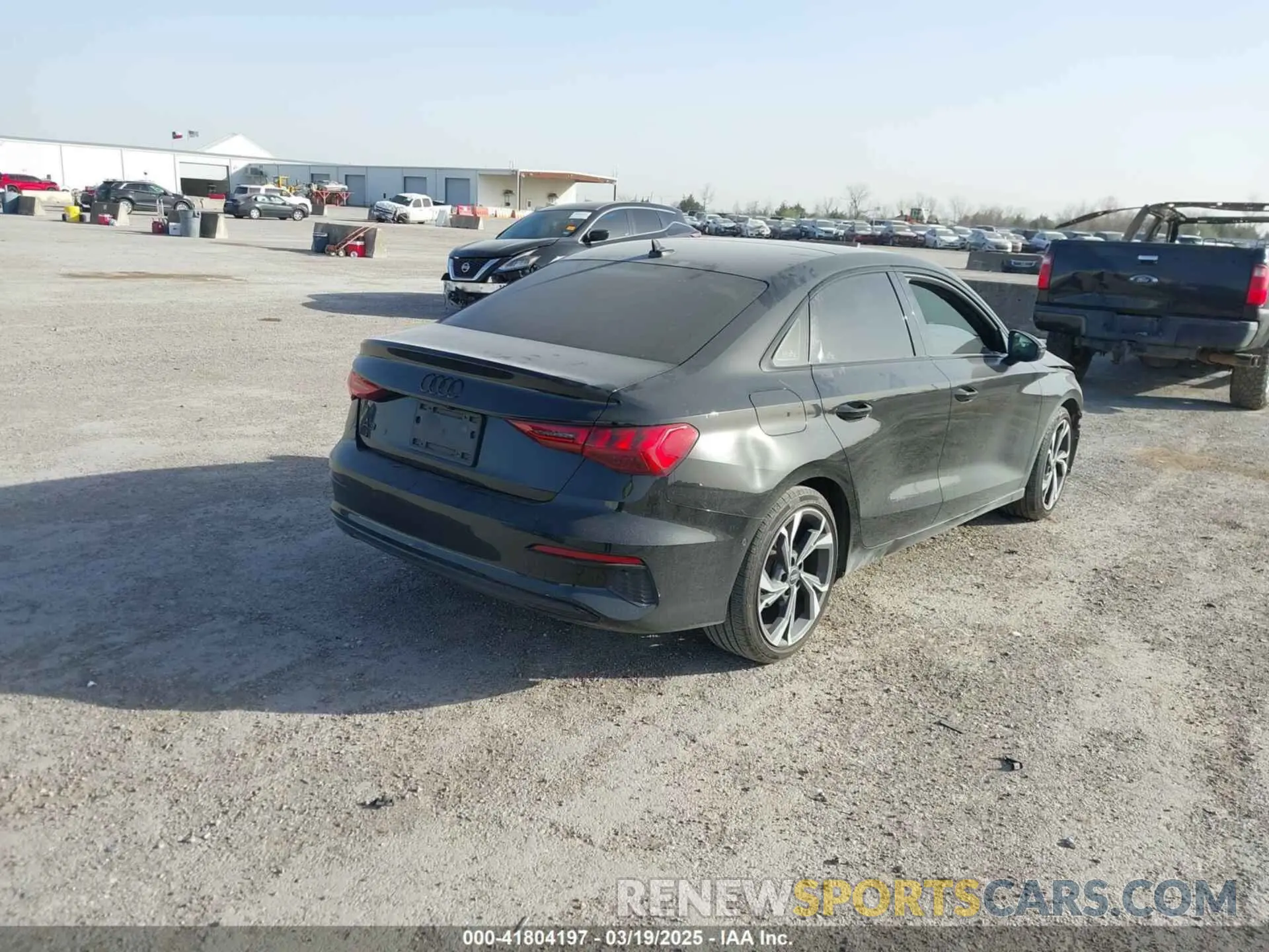 4 fotografías del automóvil dañado WAUAUDGY3PA040523 AUDI A3 2023