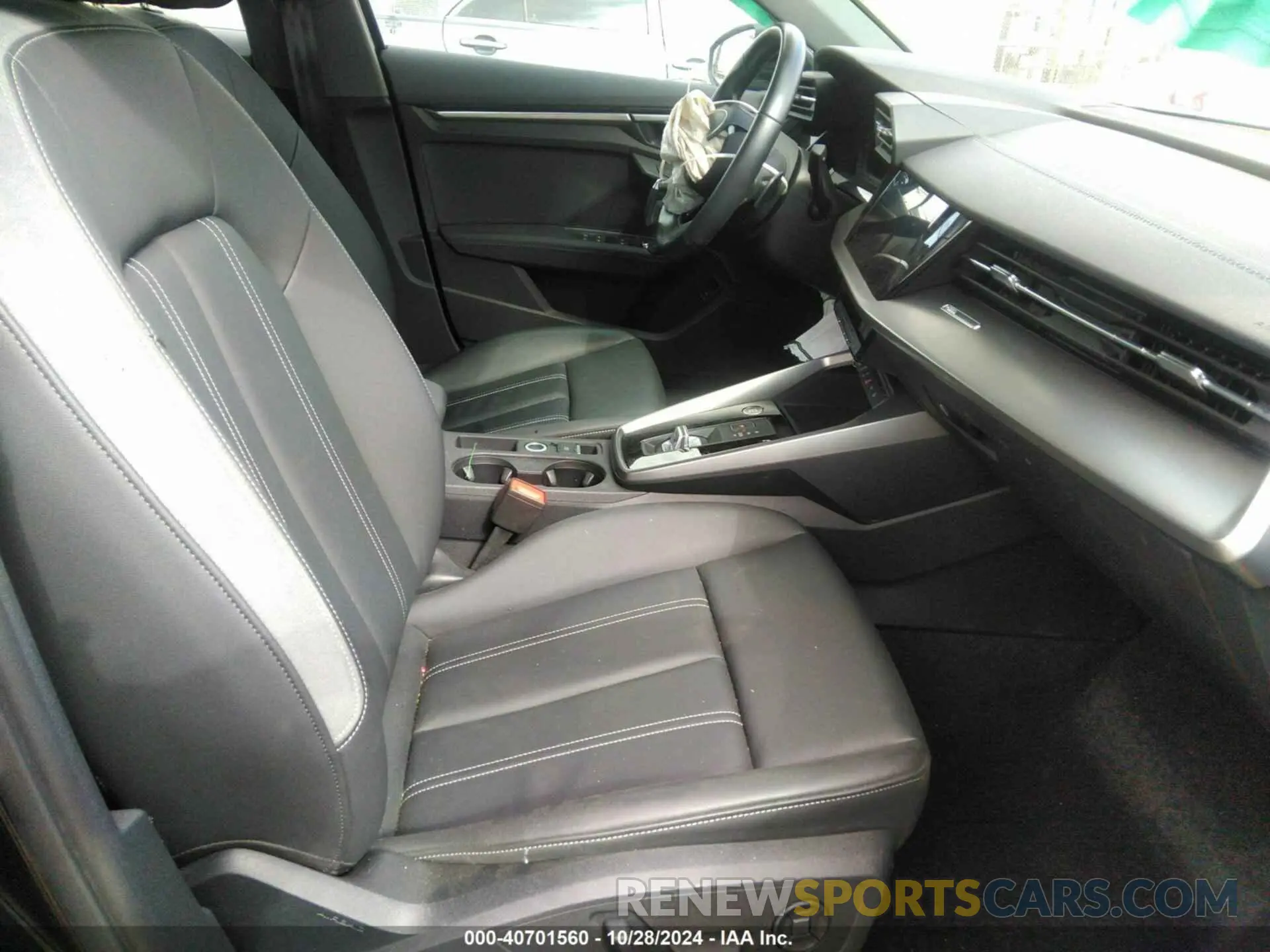 5 fotografías del automóvil dañado WAUAUDGY3PA051084 AUDI A3 2023