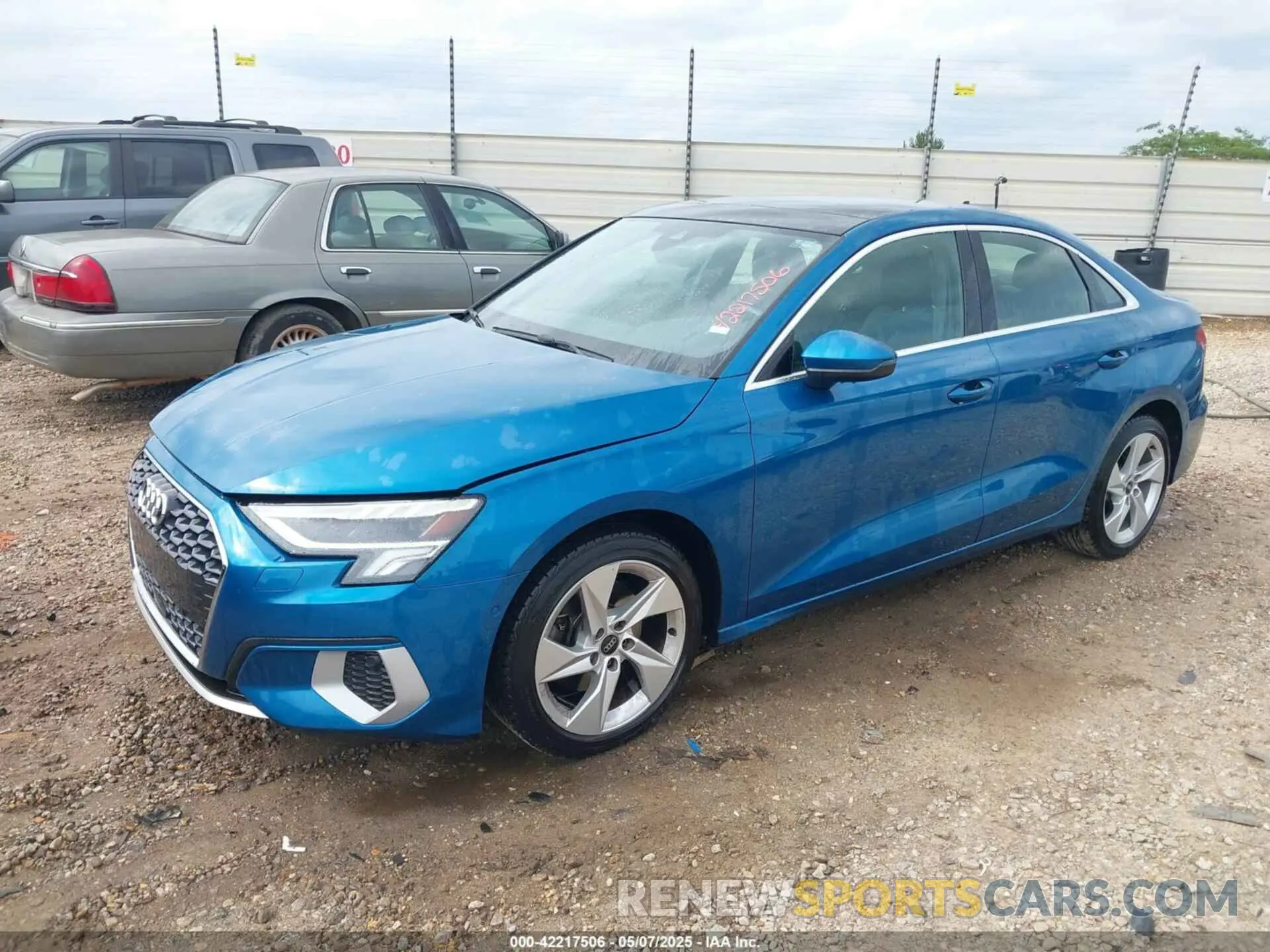 2 fotografías del automóvil dañado WAUAUDGY4PA101569 AUDI A3 2023